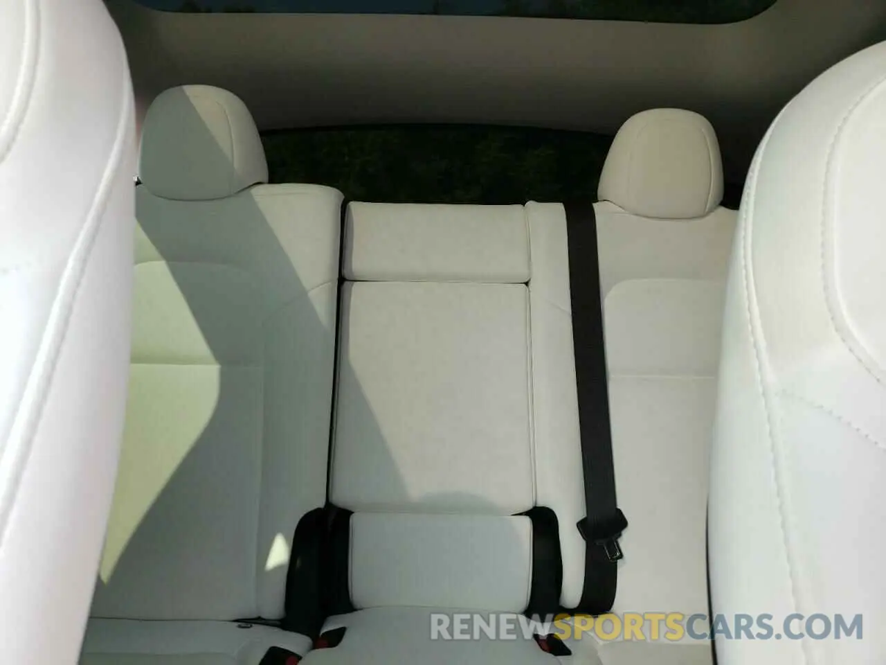 10 Photograph of a damaged car 7SAYGAEE8PF761897 TESLA MODEL Y 2023
