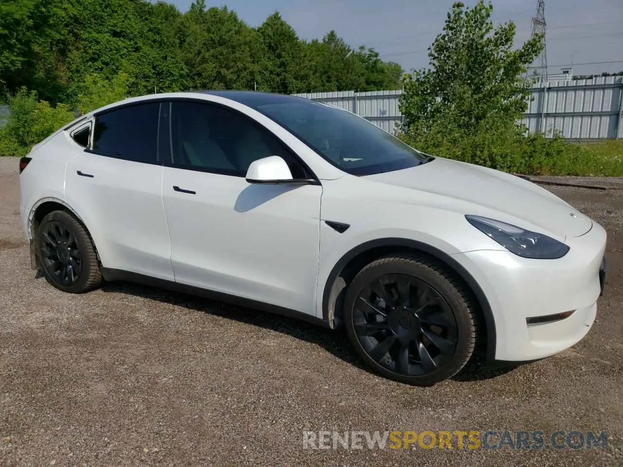 4 Photograph of a damaged car 7SAYGAEE8PF761897 TESLA MODEL Y 2023
