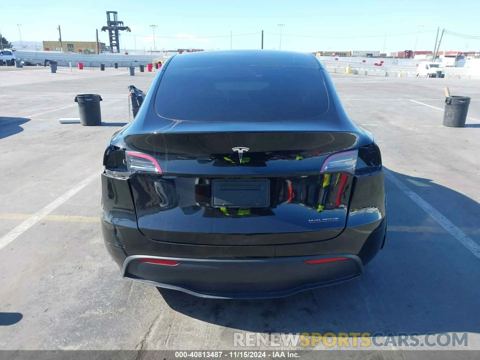 16 Photograph of a damaged car 7SAYGAEE8PF769580 TESLA MODEL Y 2023