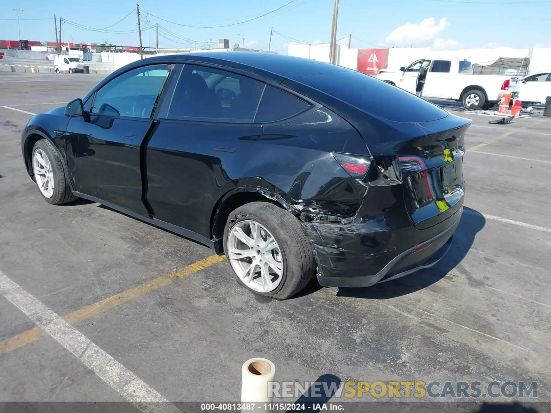 3 Photograph of a damaged car 7SAYGAEE8PF769580 TESLA MODEL Y 2023