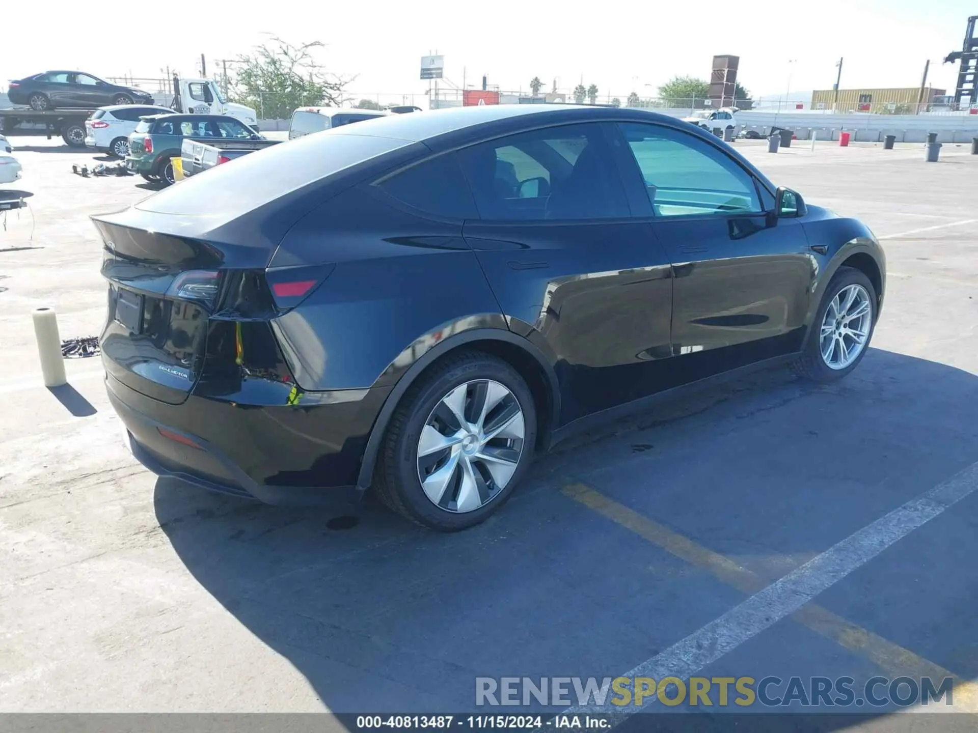 4 Photograph of a damaged car 7SAYGAEE8PF769580 TESLA MODEL Y 2023
