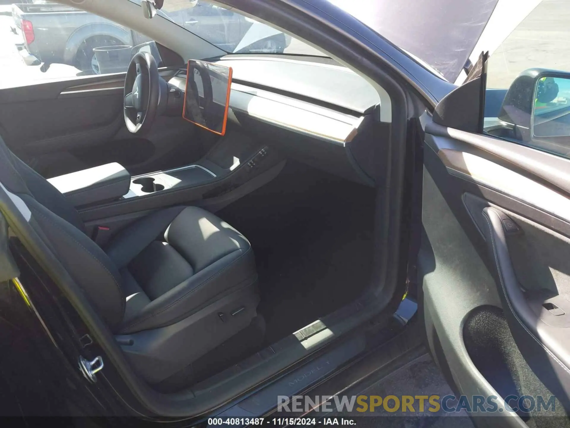 5 Photograph of a damaged car 7SAYGAEE8PF769580 TESLA MODEL Y 2023