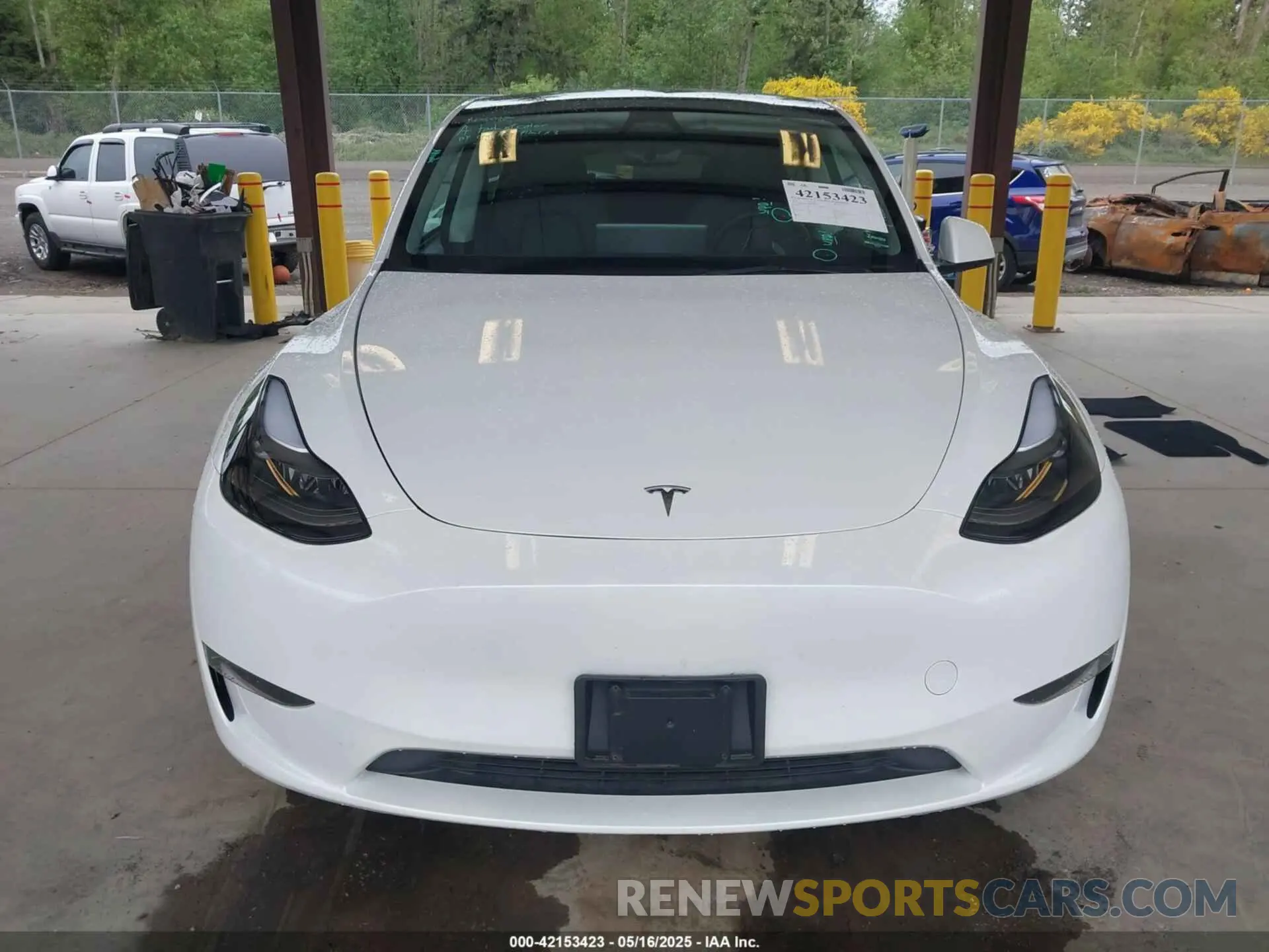13 Photograph of a damaged car 7SAYGAEE8PF809009 TESLA MODEL Y 2023
