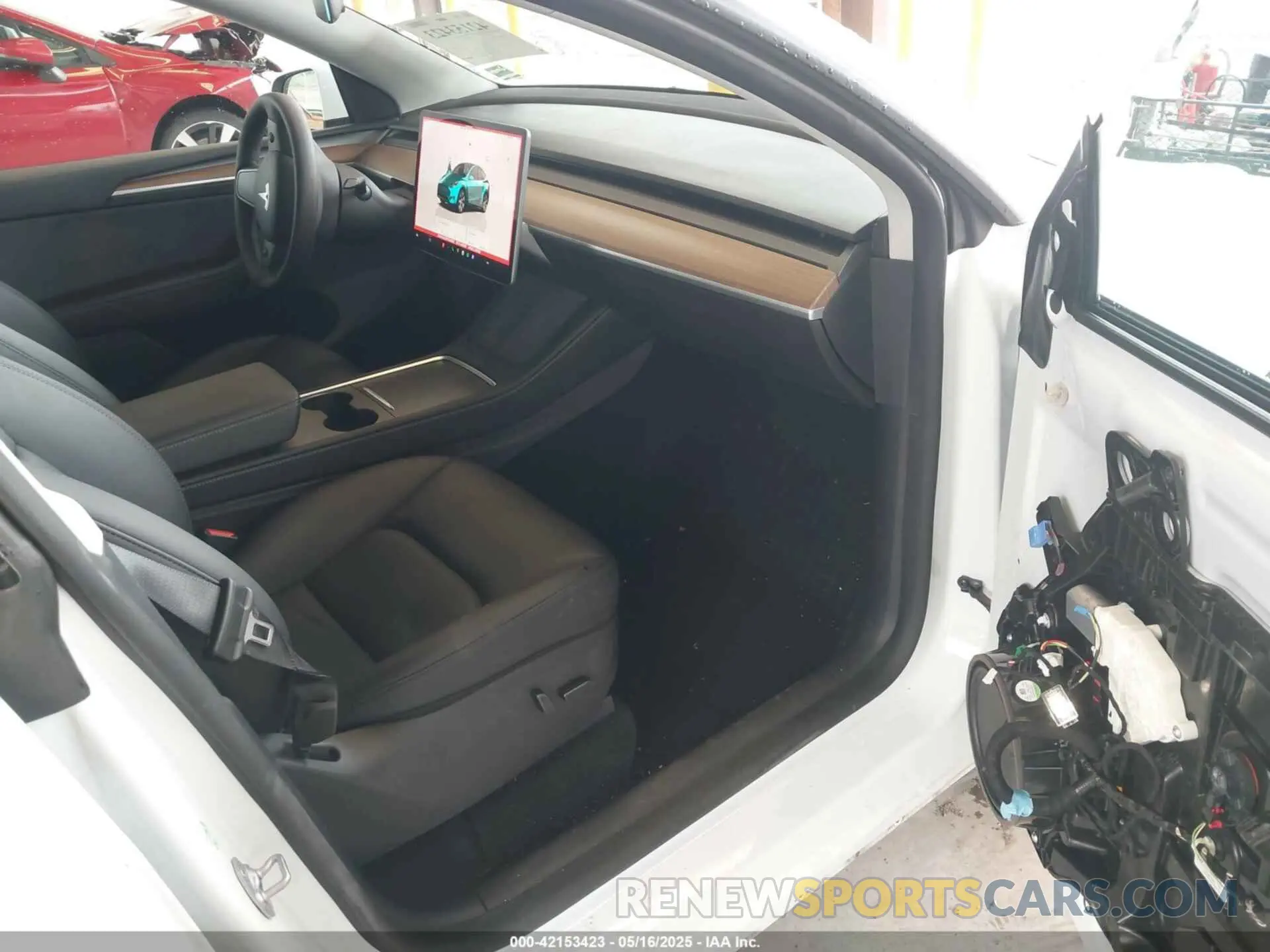 5 Photograph of a damaged car 7SAYGAEE8PF809009 TESLA MODEL Y 2023