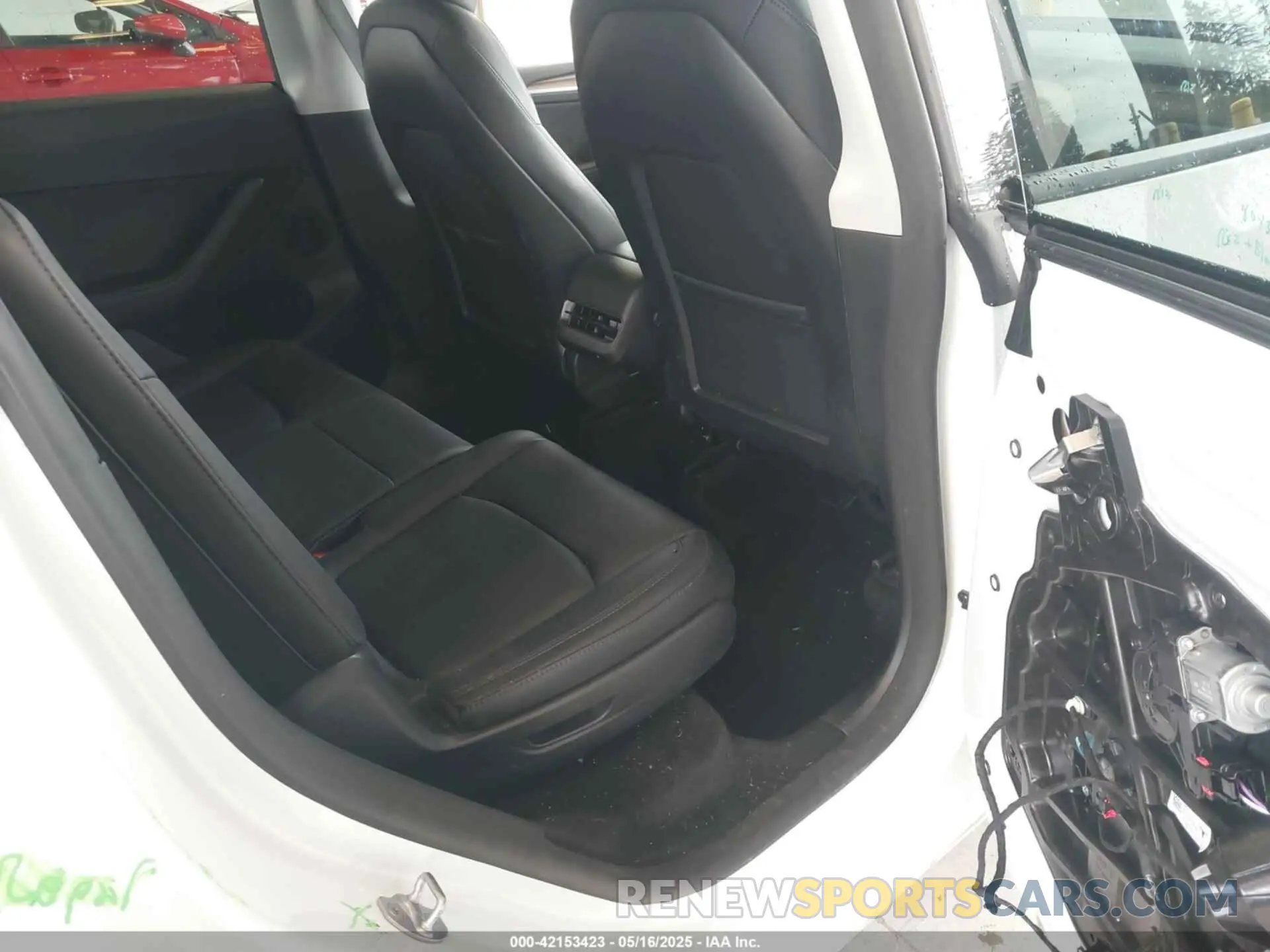 8 Photograph of a damaged car 7SAYGAEE8PF809009 TESLA MODEL Y 2023