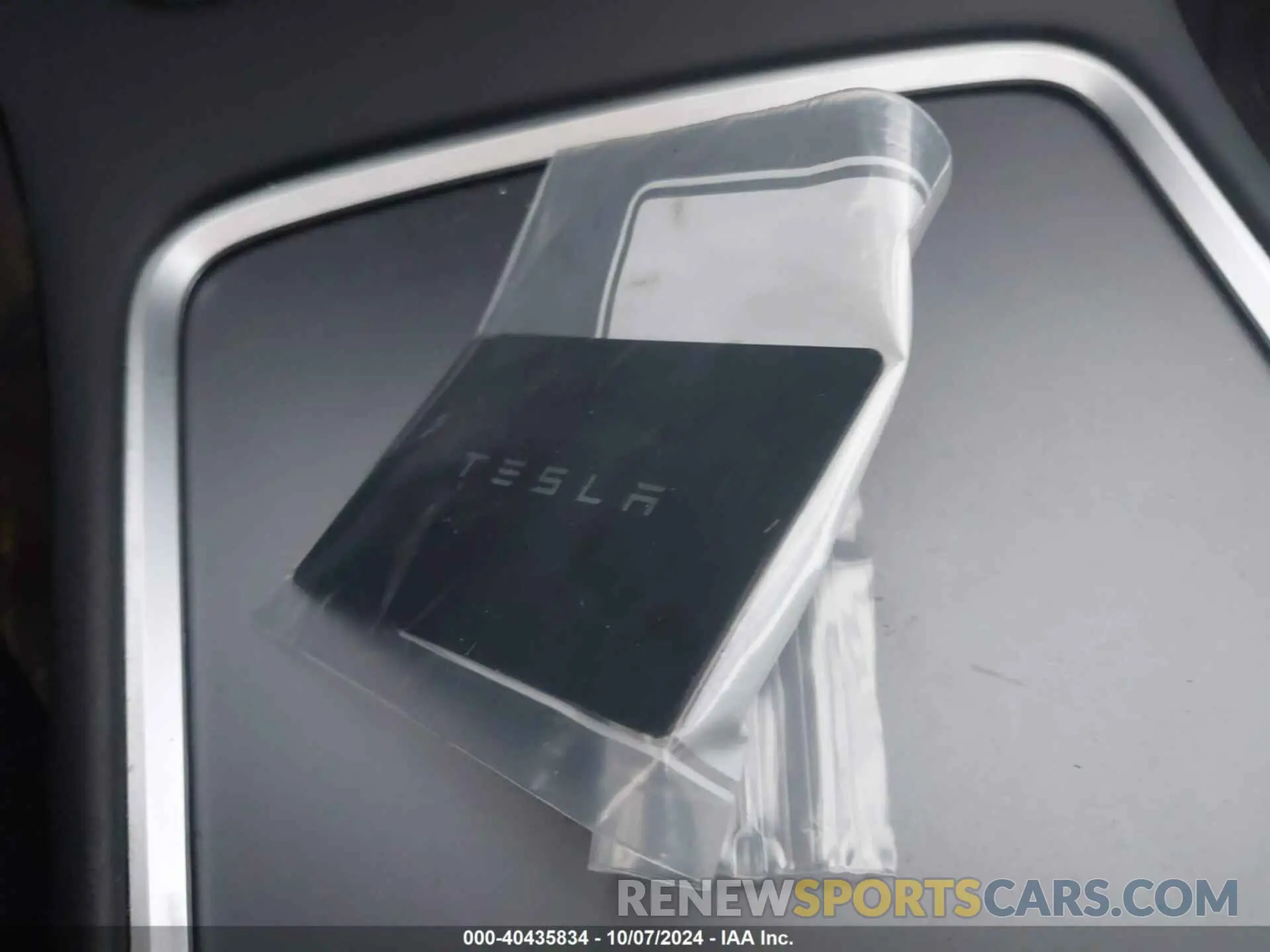 11 Photograph of a damaged car 7SAYGAEE8PF918764 TESLA MODEL Y 2023