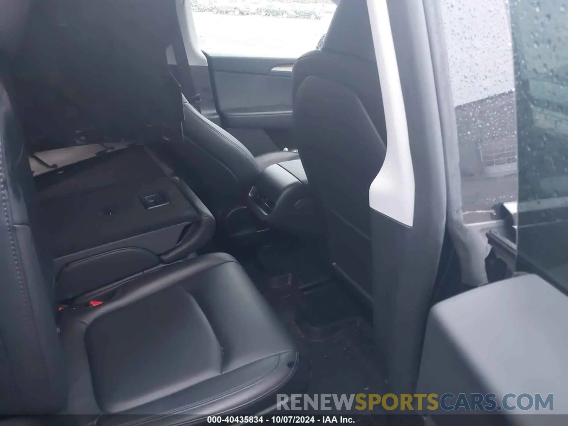 8 Photograph of a damaged car 7SAYGAEE8PF918764 TESLA MODEL Y 2023