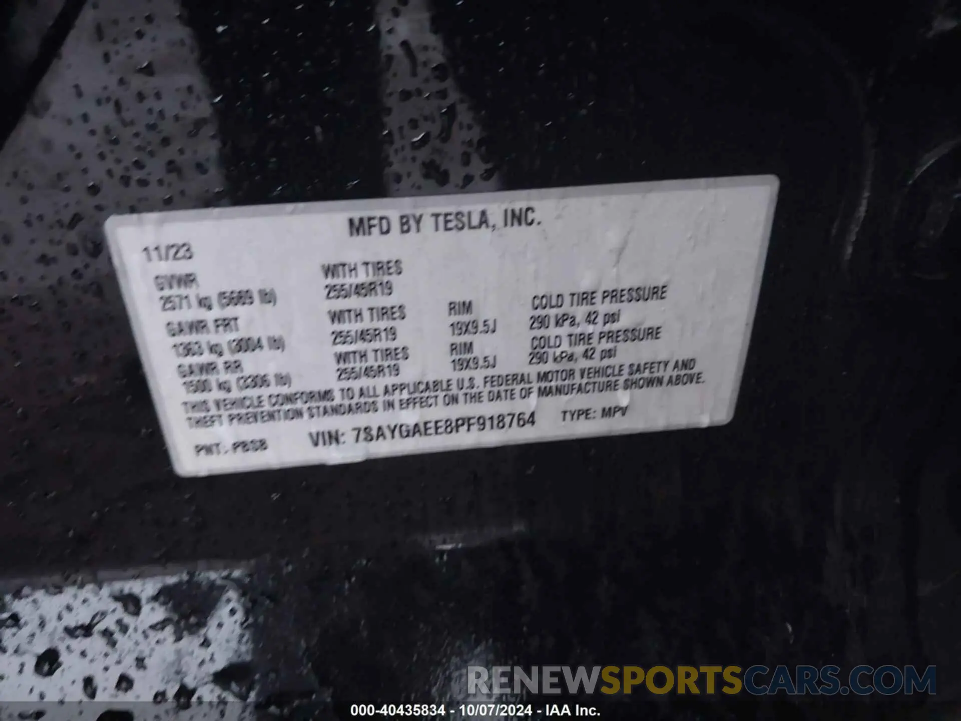 9 Photograph of a damaged car 7SAYGAEE8PF918764 TESLA MODEL Y 2023