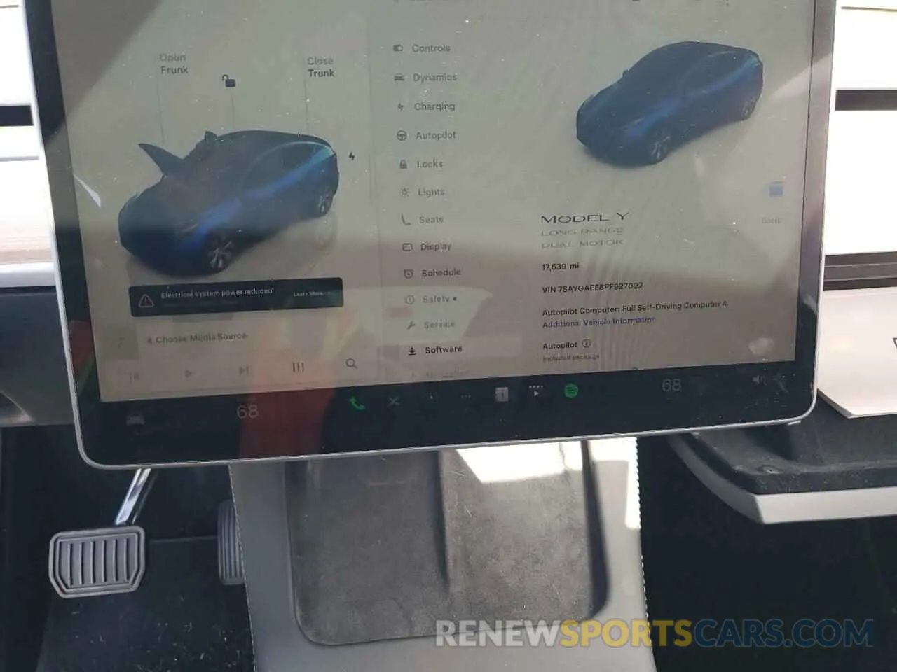 9 Photograph of a damaged car 7SAYGAEE8PF927092 TESLA MODEL Y 2023