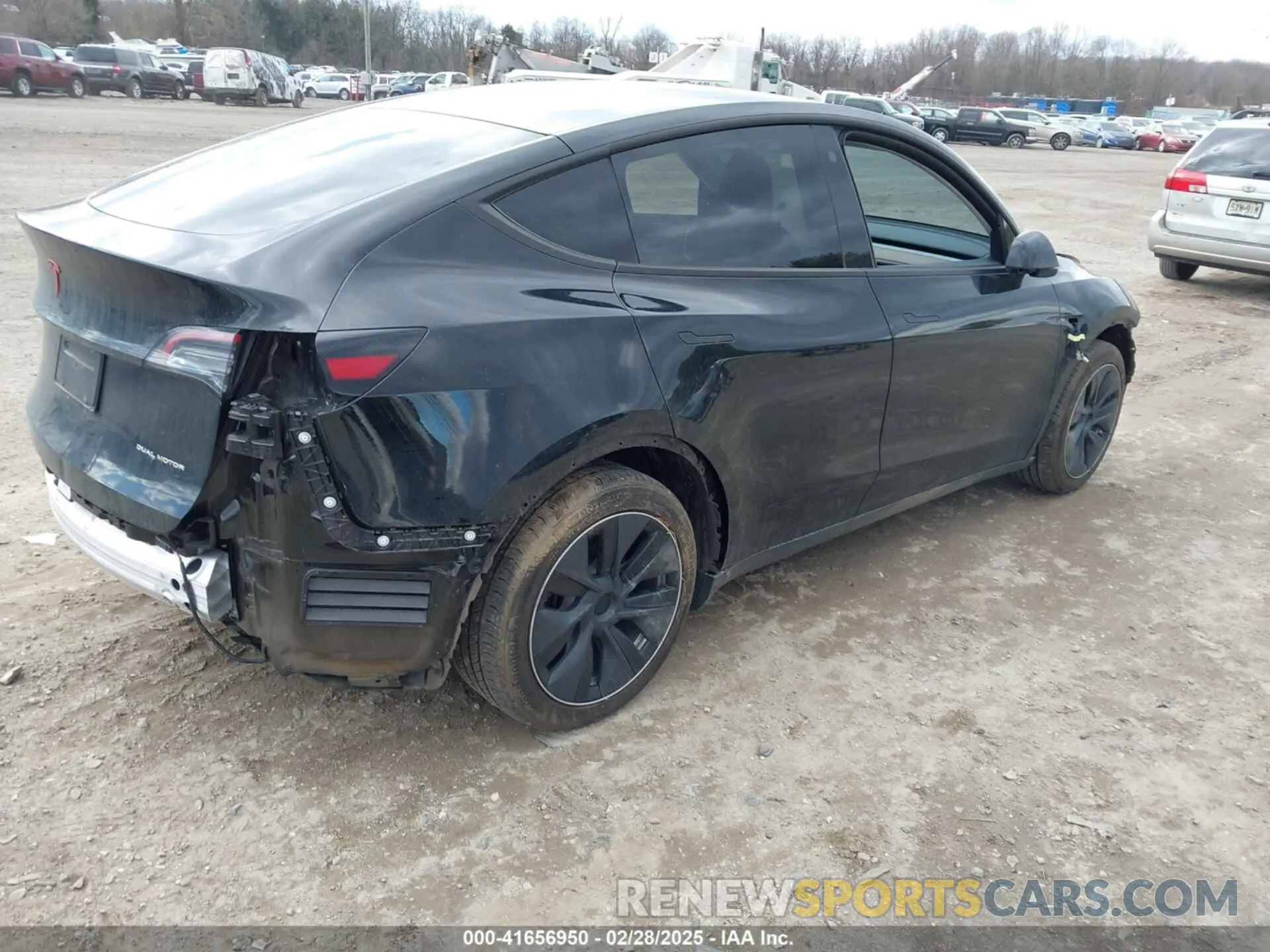 4 Photograph of a damaged car 7SAYGAEE9PF582431 TESLA MODEL Y 2023