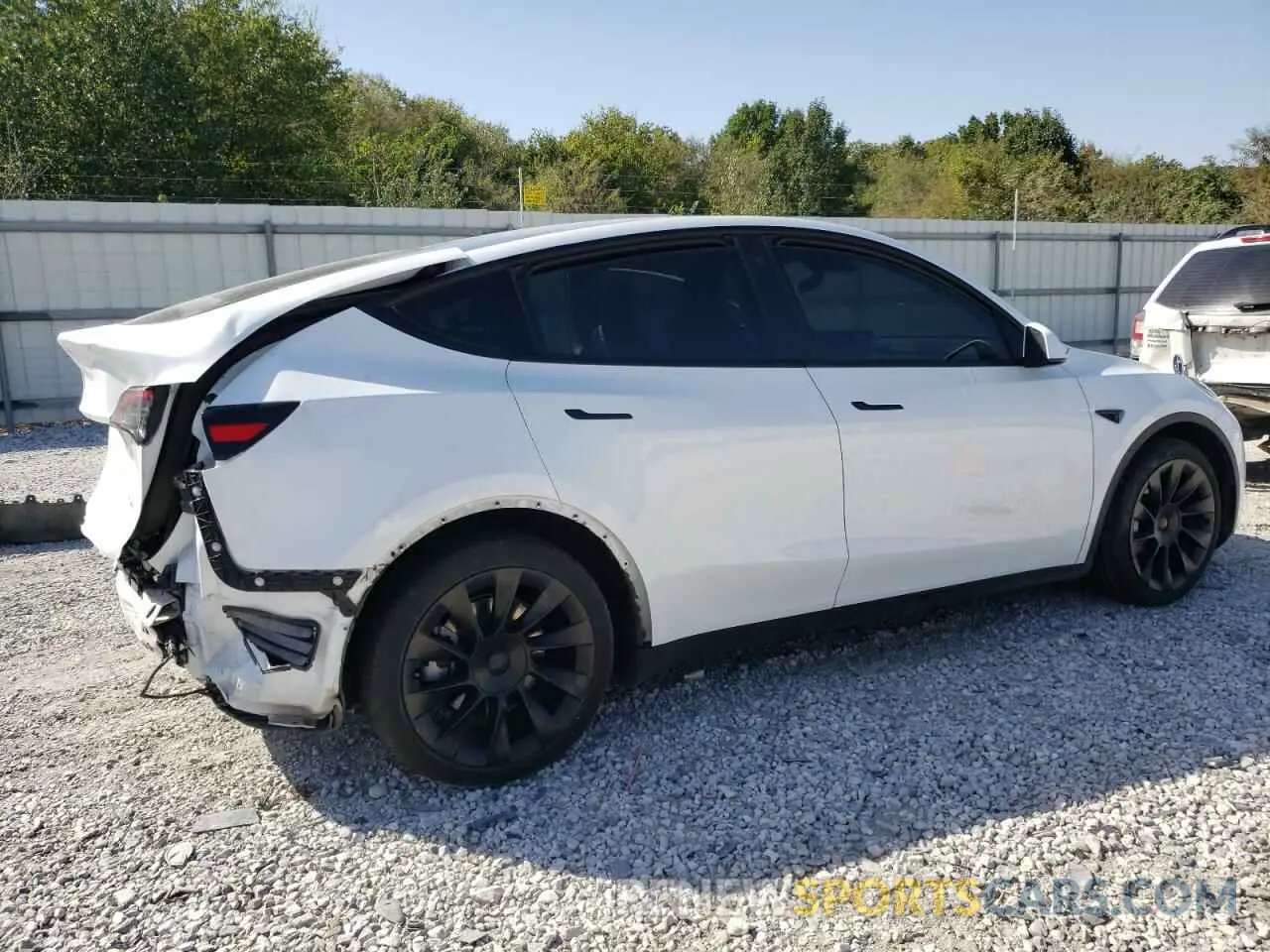 3 Photograph of a damaged car 7SAYGAEE9PF626301 TESLA MODEL Y 2023
