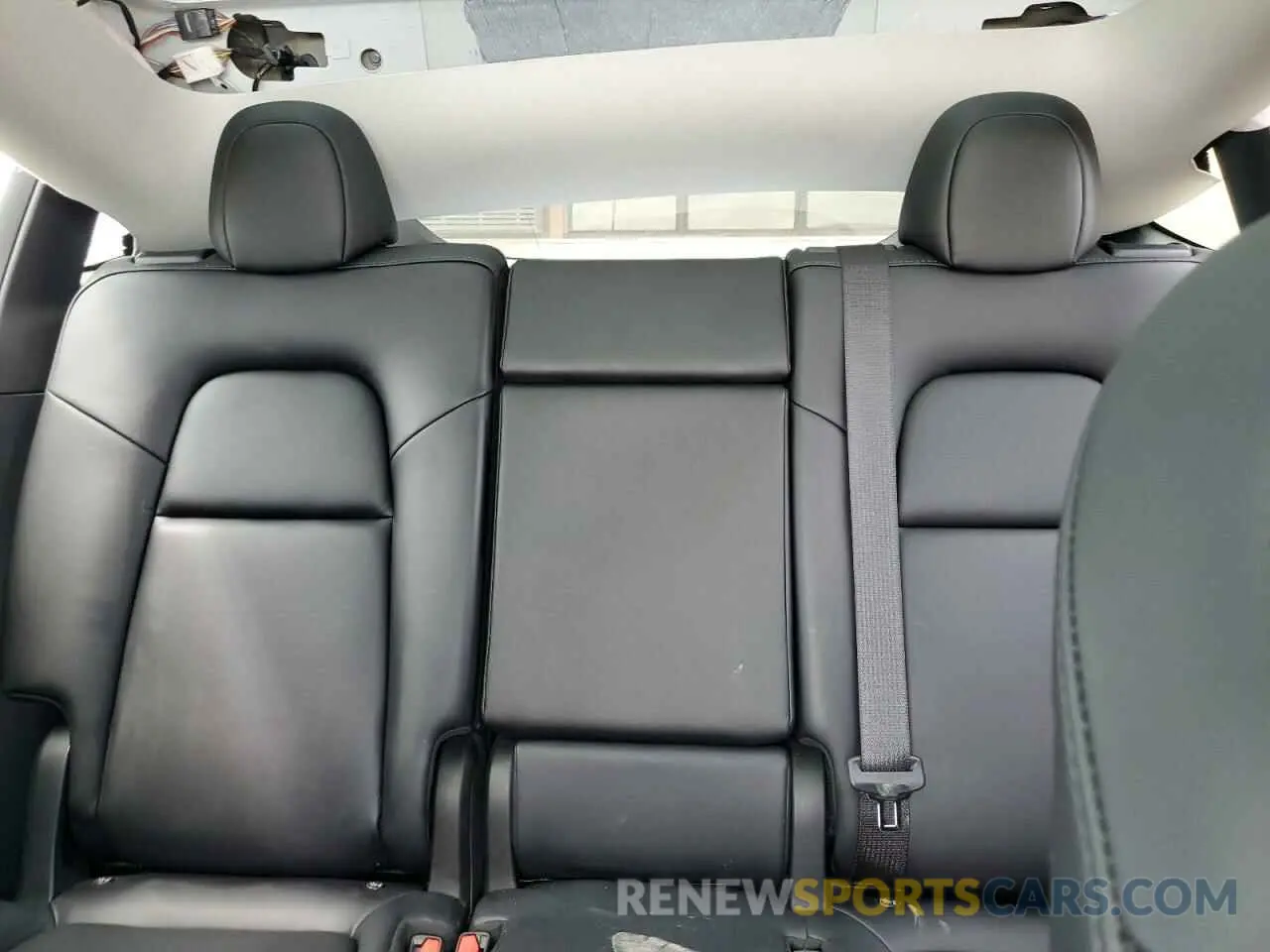 10 Photograph of a damaged car 7SAYGAEE9PF686434 TESLA MODEL Y 2023