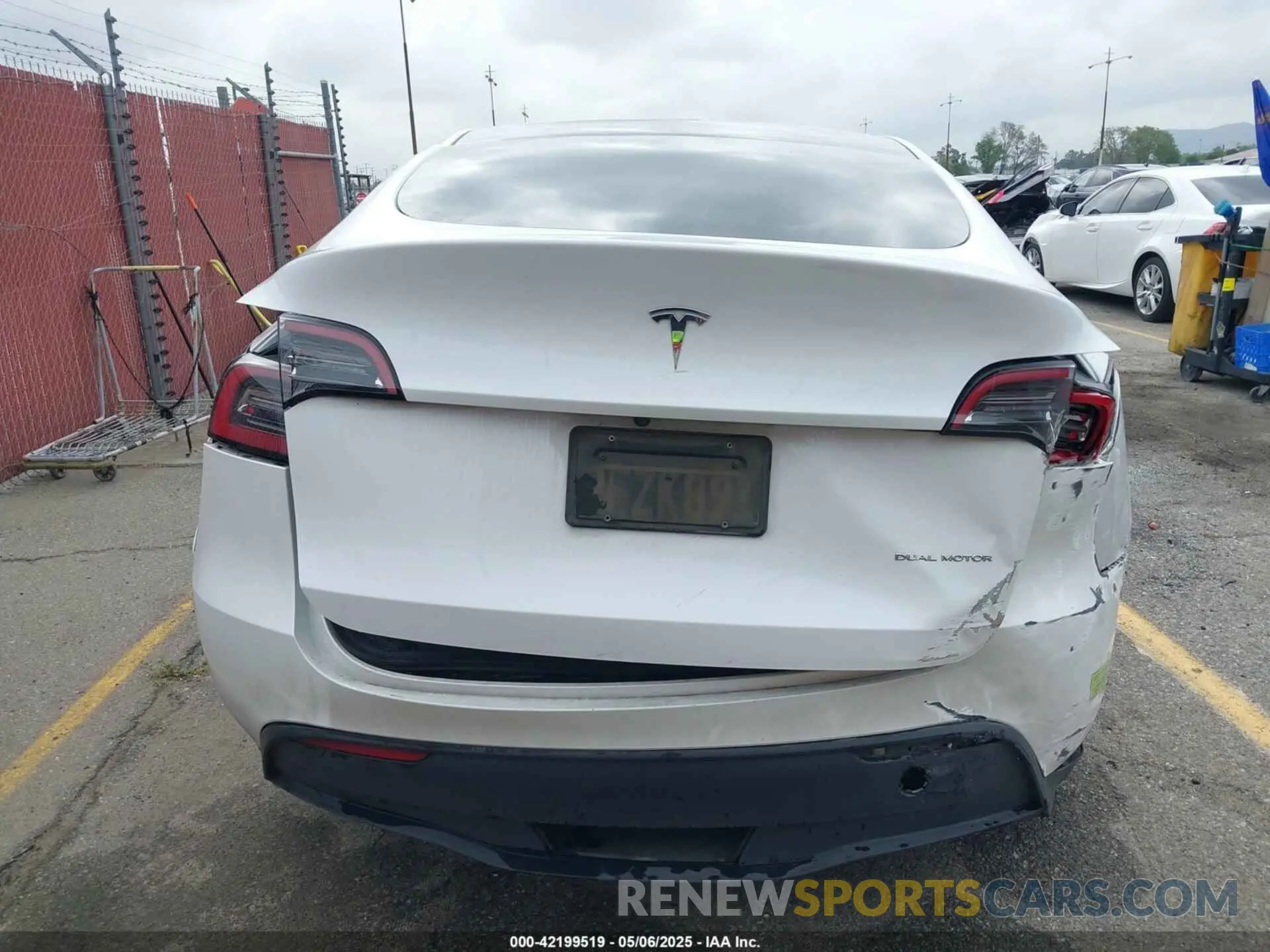 16 Photograph of a damaged car 7SAYGAEE9PF702910 TESLA MODEL Y 2023