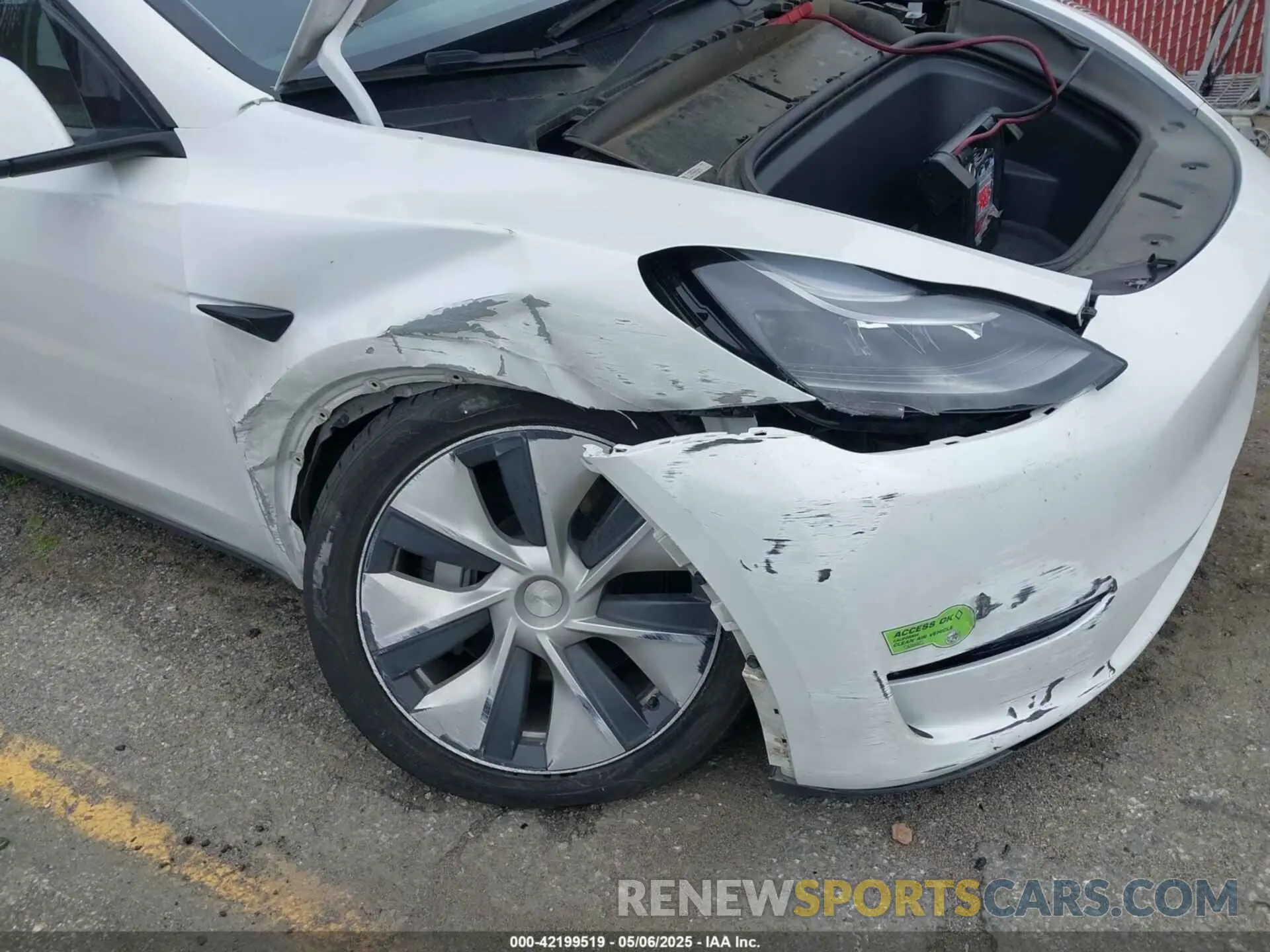 19 Photograph of a damaged car 7SAYGAEE9PF702910 TESLA MODEL Y 2023