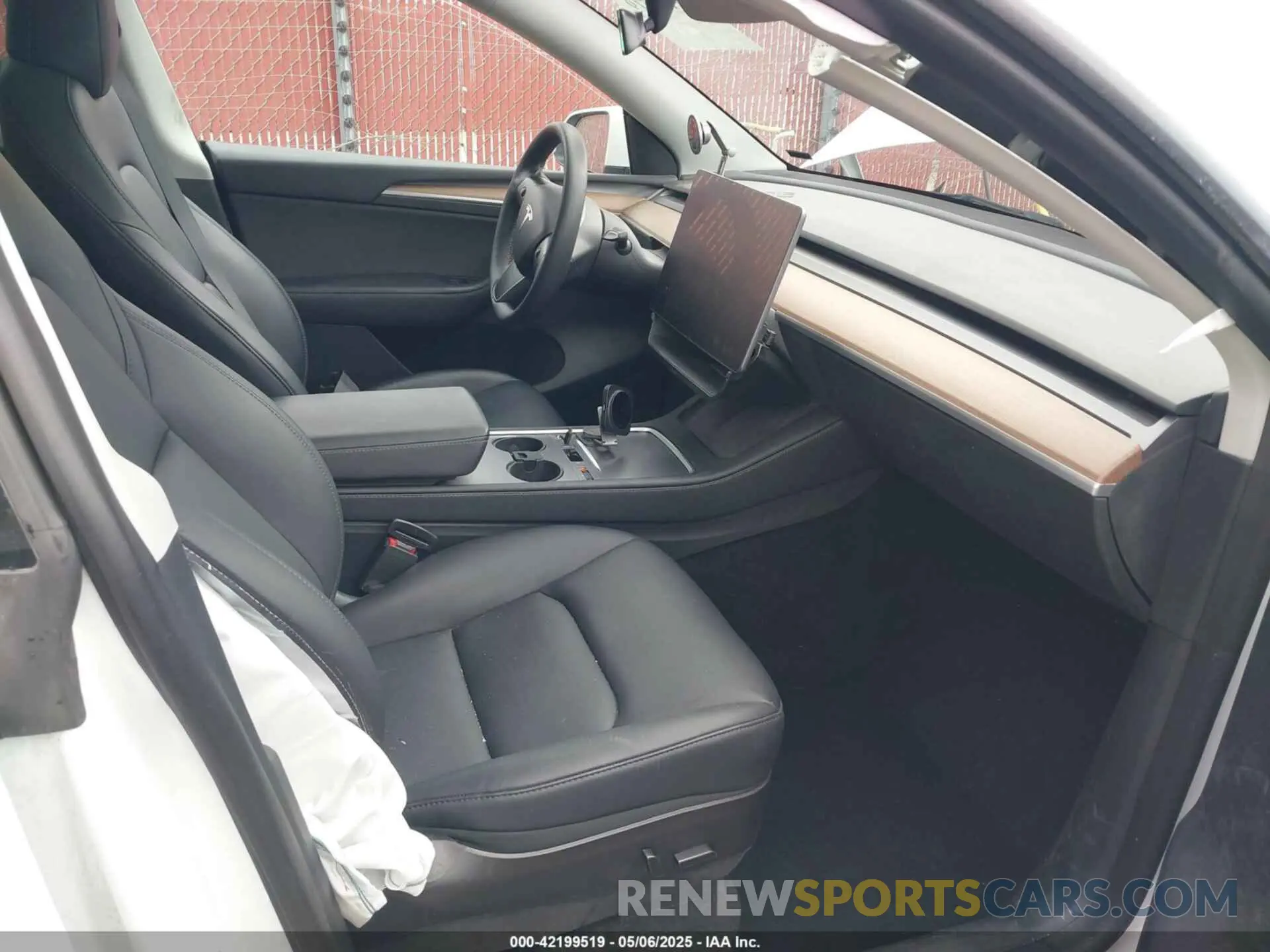 5 Photograph of a damaged car 7SAYGAEE9PF702910 TESLA MODEL Y 2023