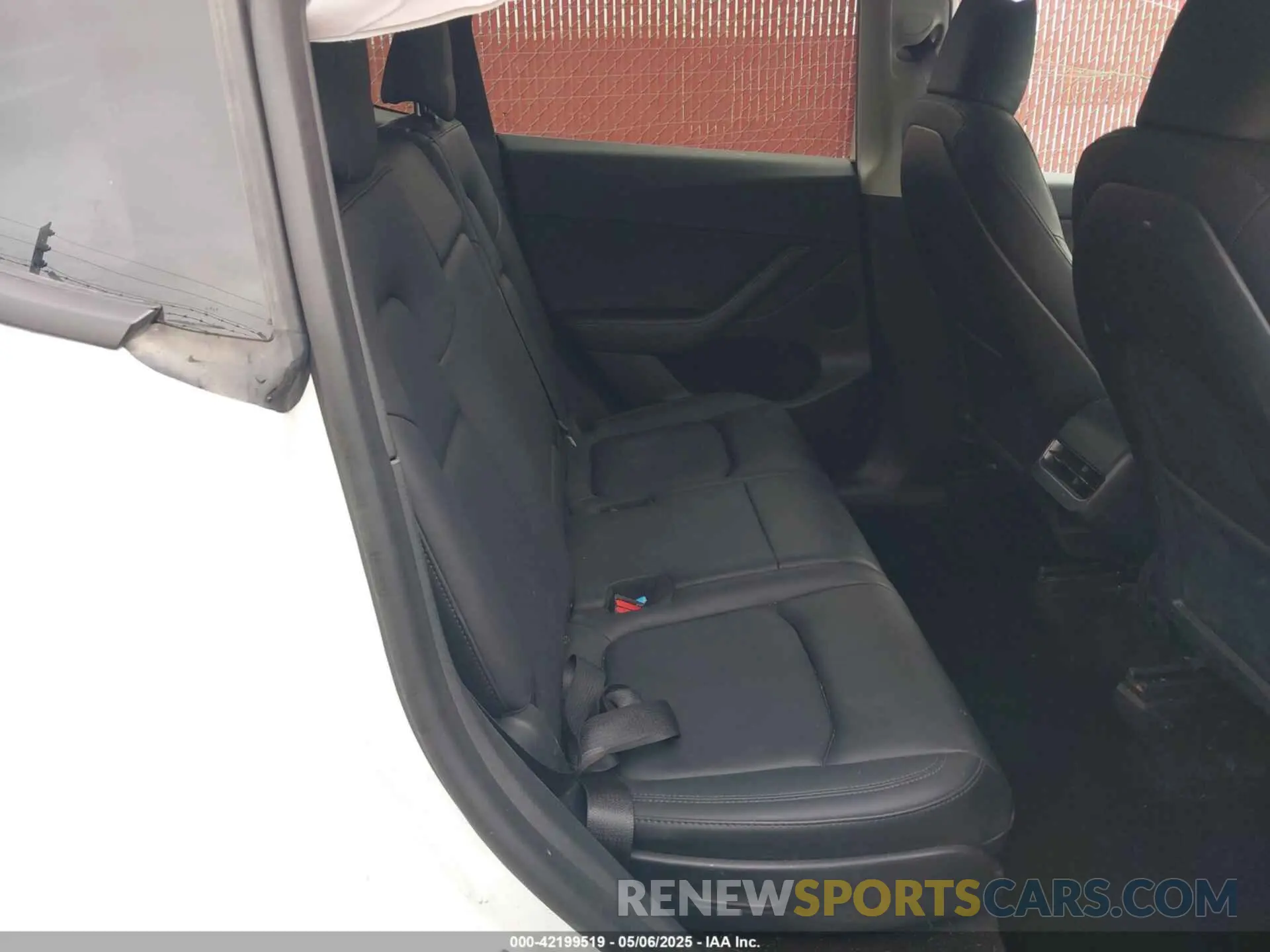 8 Photograph of a damaged car 7SAYGAEE9PF702910 TESLA MODEL Y 2023