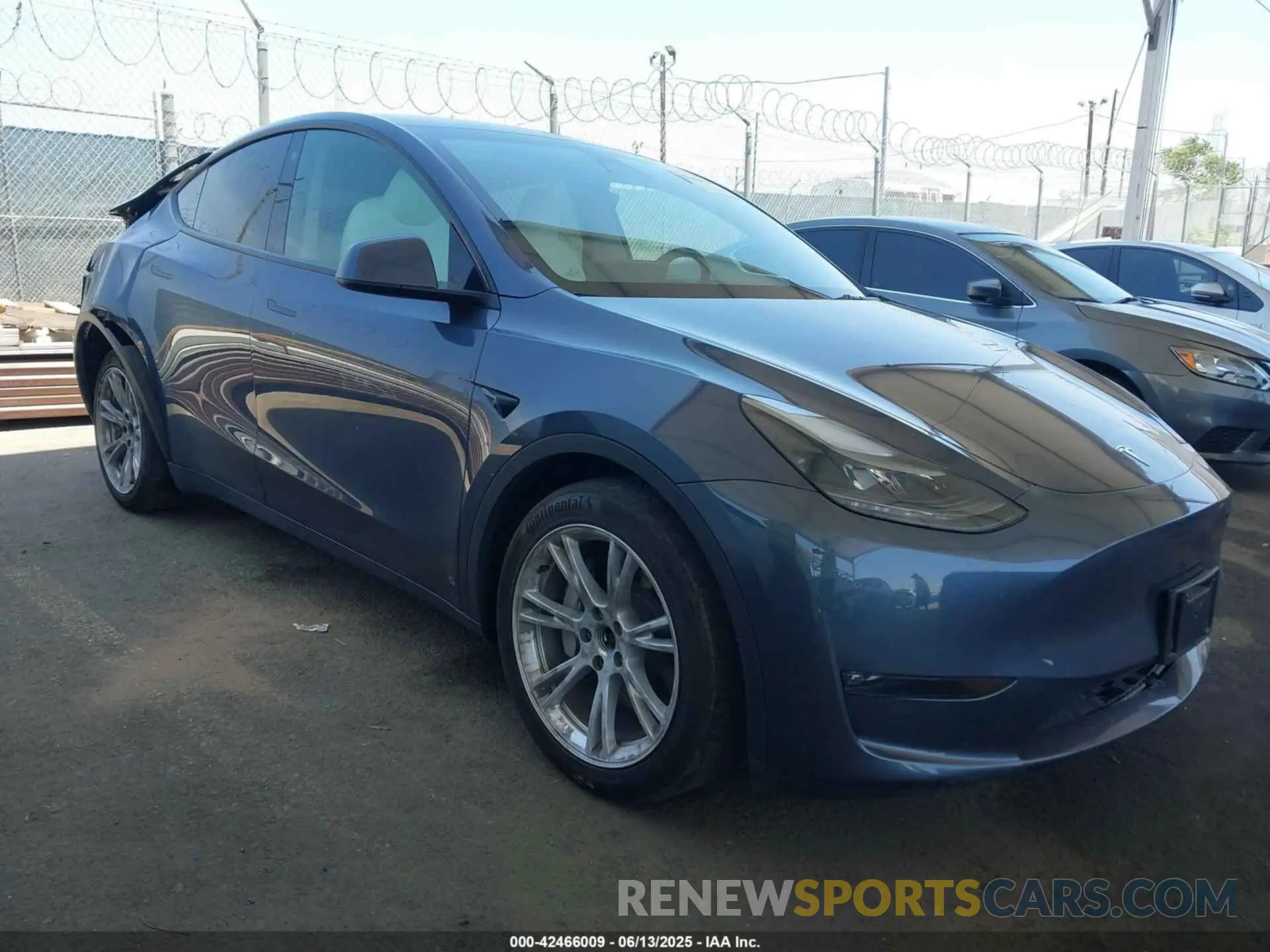 1 Photograph of a damaged car 7SAYGAEE9PF743795 TESLA MODEL Y 2023