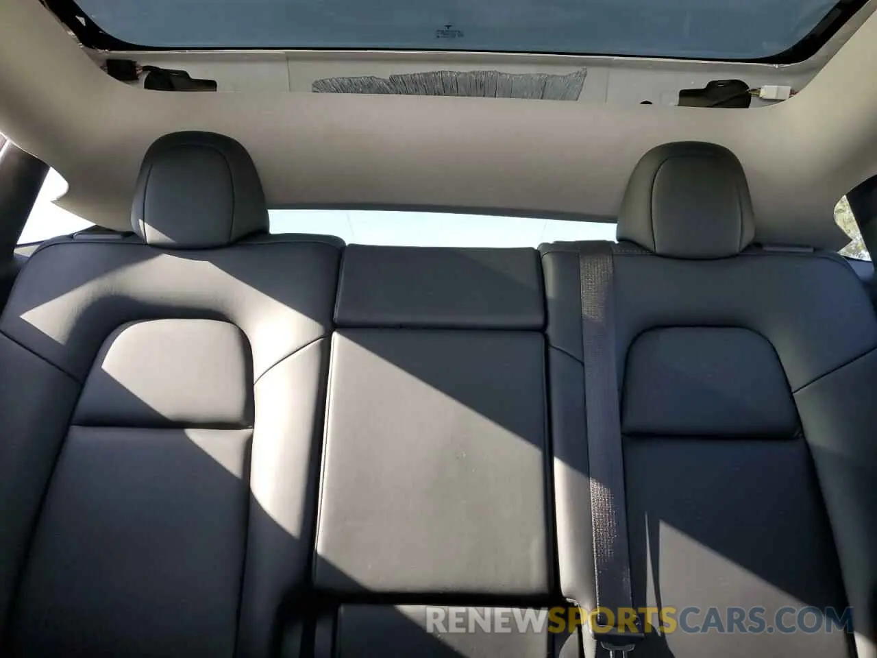 10 Photograph of a damaged car 7SAYGAEE9PF790454 TESLA MODEL Y 2023