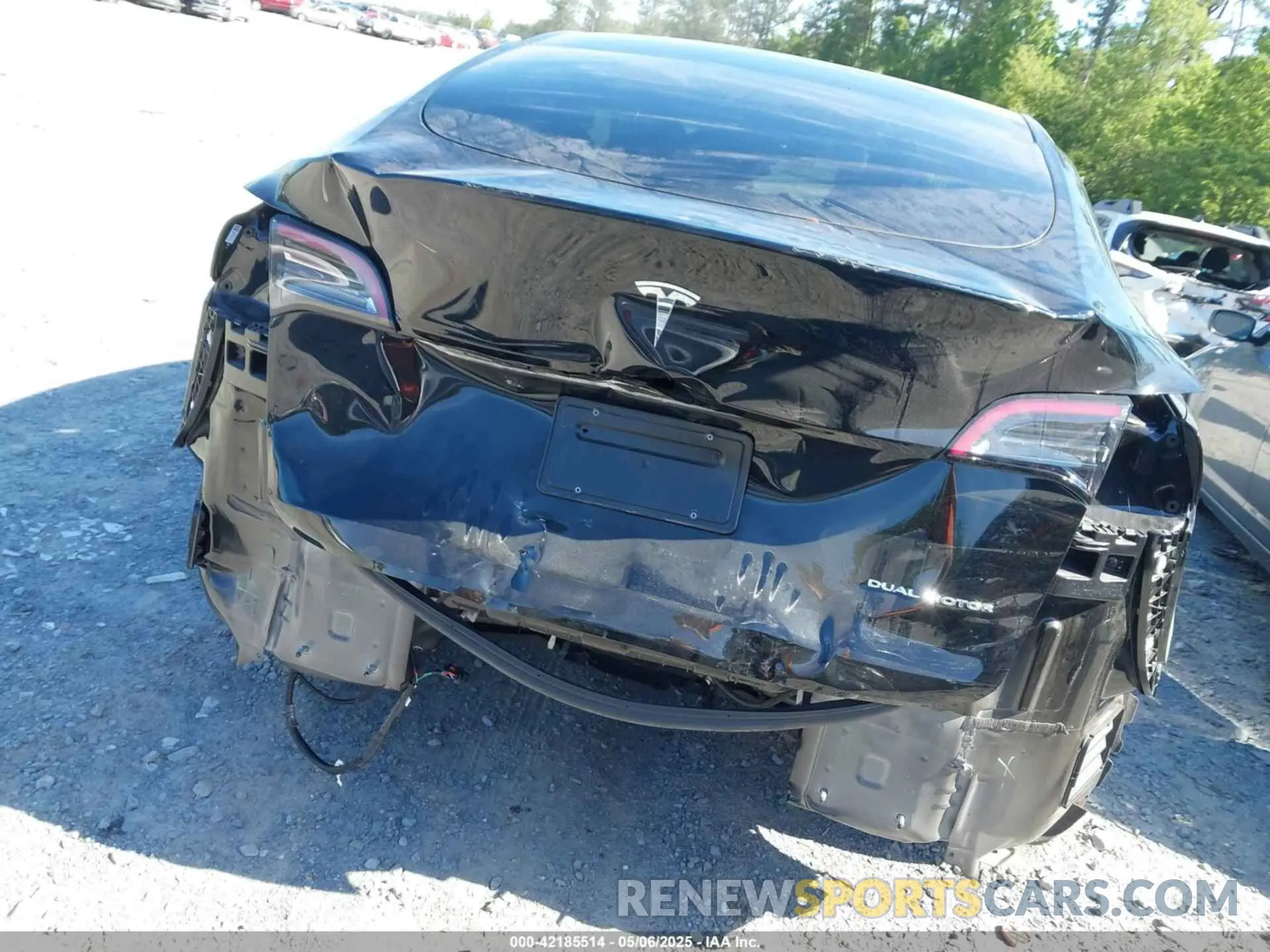 18 Photograph of a damaged car 7SAYGAEE9PF888254 TESLA MODEL Y 2023