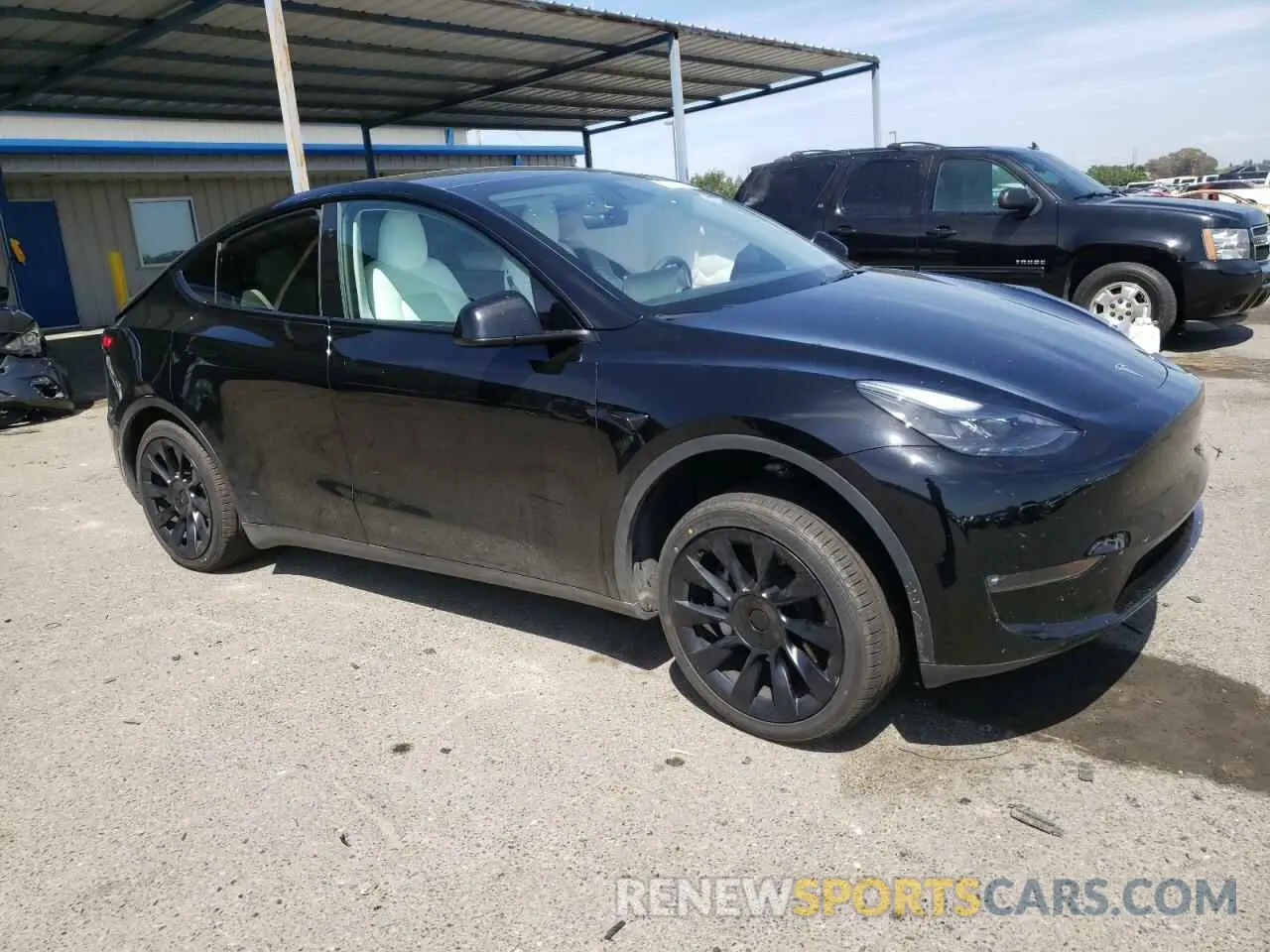 4 Photograph of a damaged car 7SAYGAEE9PF888495 TESLA MODEL Y 2023