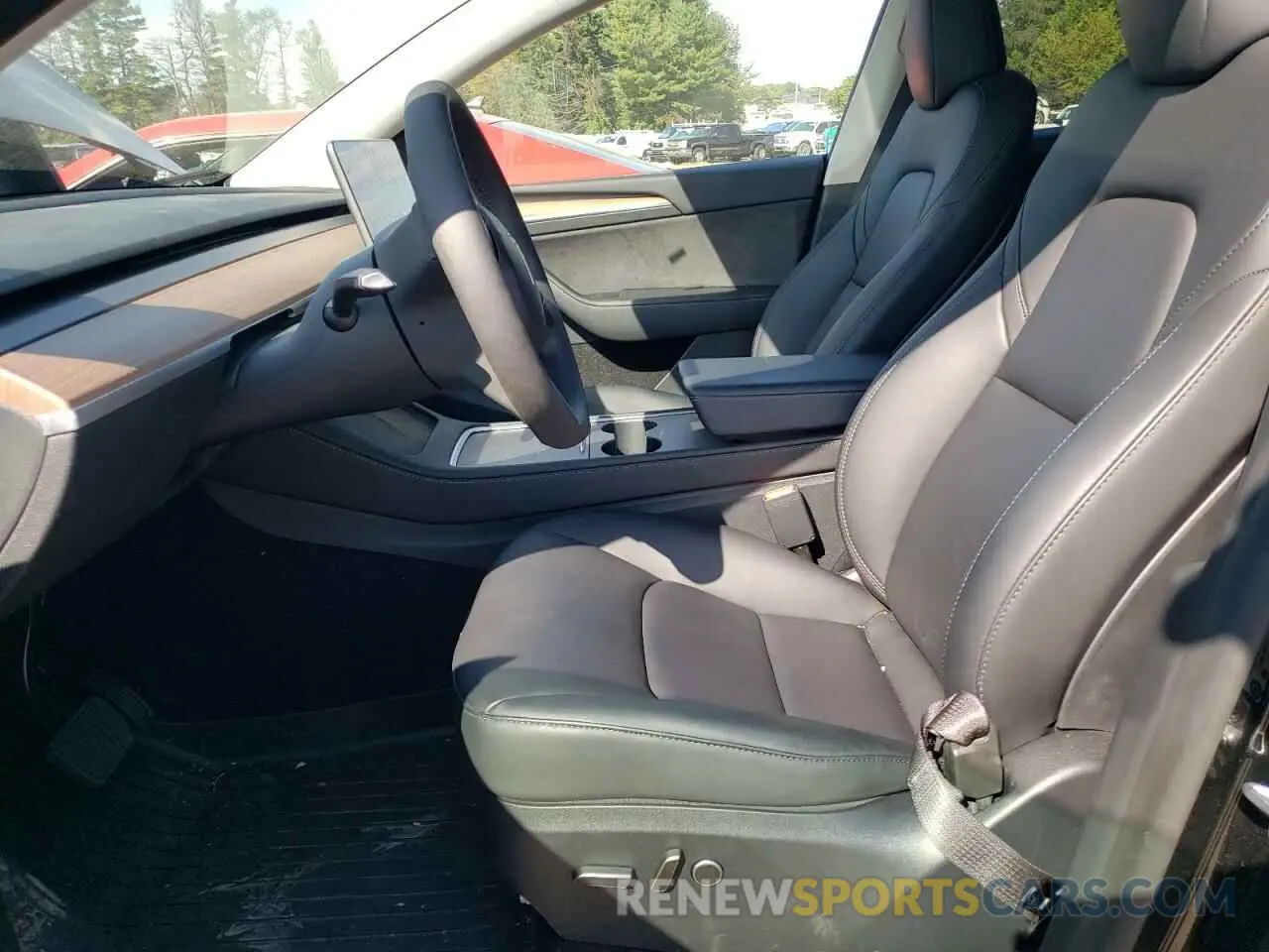7 Photograph of a damaged car 7SAYGAEE9PF932592 TESLA MODEL Y 2023
