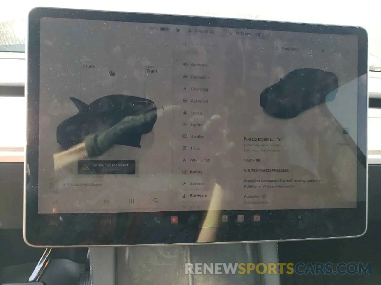 9 Photograph of a damaged car 7SAYGAEE9PF932592 TESLA MODEL Y 2023