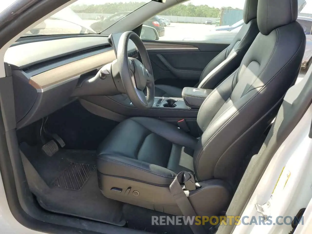 7 Photograph of a damaged car 7SAYGAEEXPF594572 TESLA MODEL Y 2023