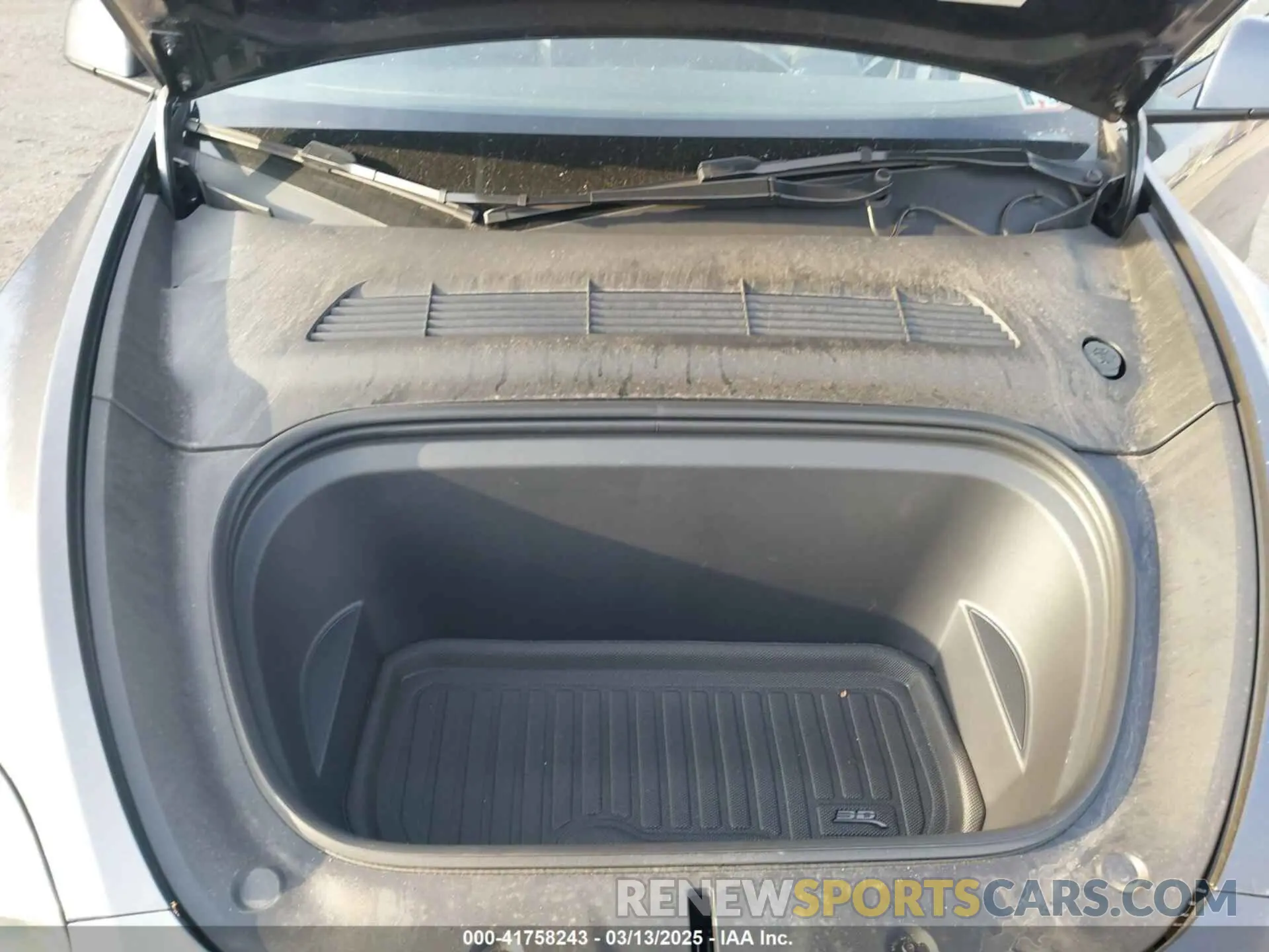 10 Photograph of a damaged car 7SAYGAEEXPF612231 TESLA MODEL Y 2023