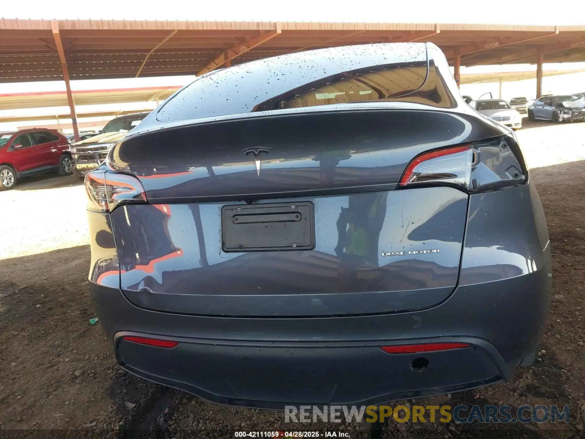 16 Photograph of a damaged car 7SAYGAEEXPF618174 TESLA MODEL Y 2023