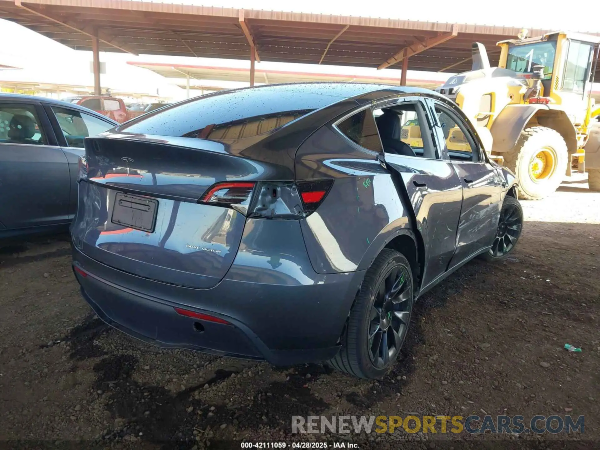 6 Photograph of a damaged car 7SAYGAEEXPF618174 TESLA MODEL Y 2023