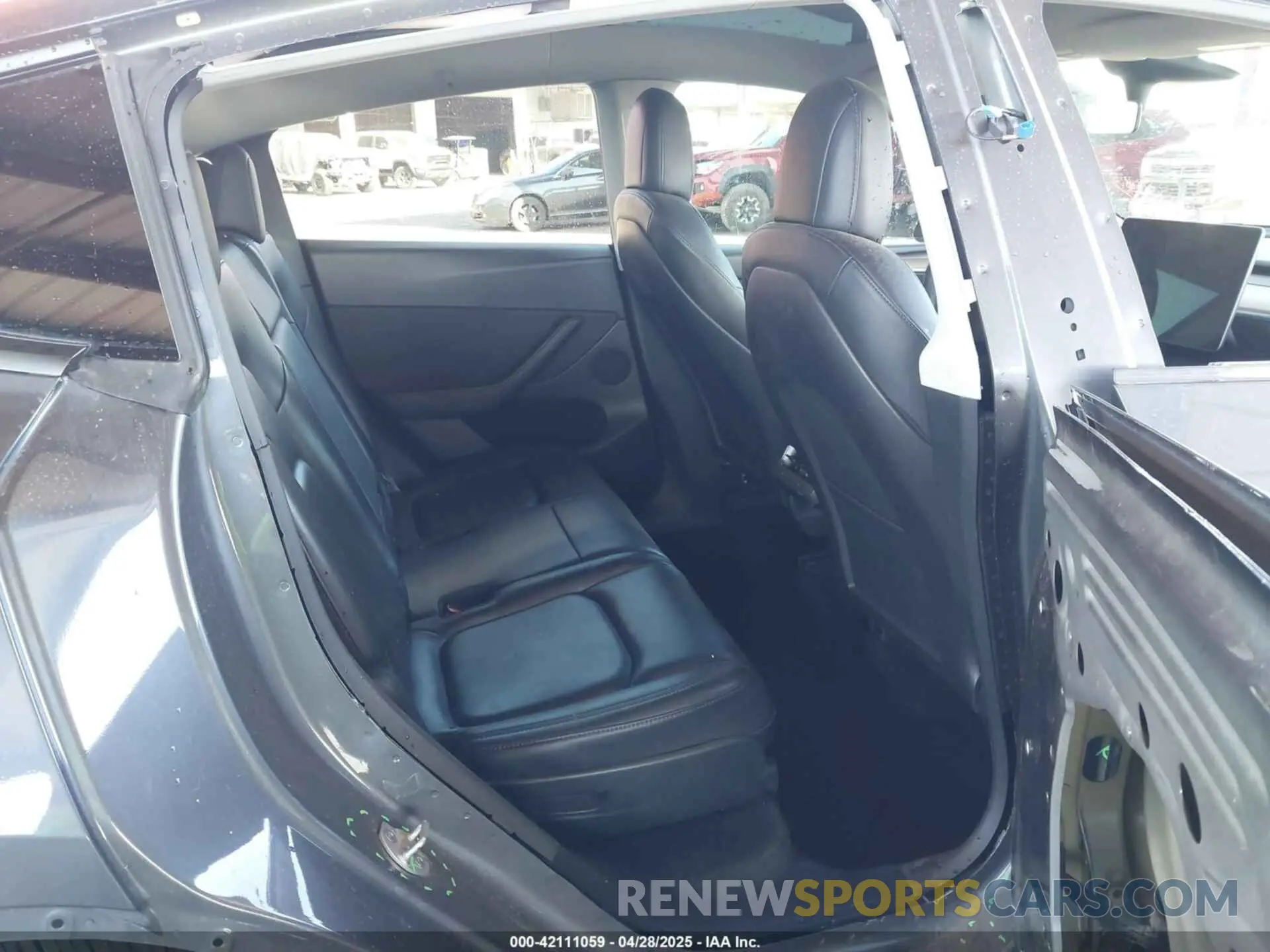 8 Photograph of a damaged car 7SAYGAEEXPF618174 TESLA MODEL Y 2023