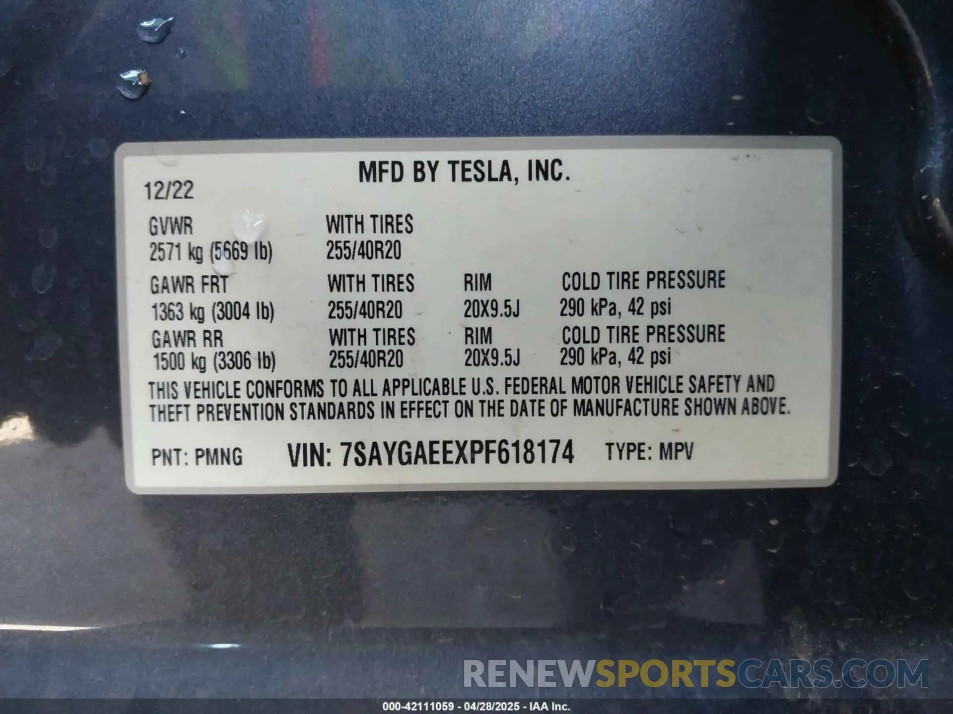 9 Photograph of a damaged car 7SAYGAEEXPF618174 TESLA MODEL Y 2023