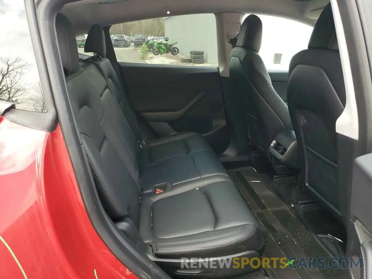 10 Photograph of a damaged car 7SAYGAEEXPF635119 TESLA MODEL Y 2023