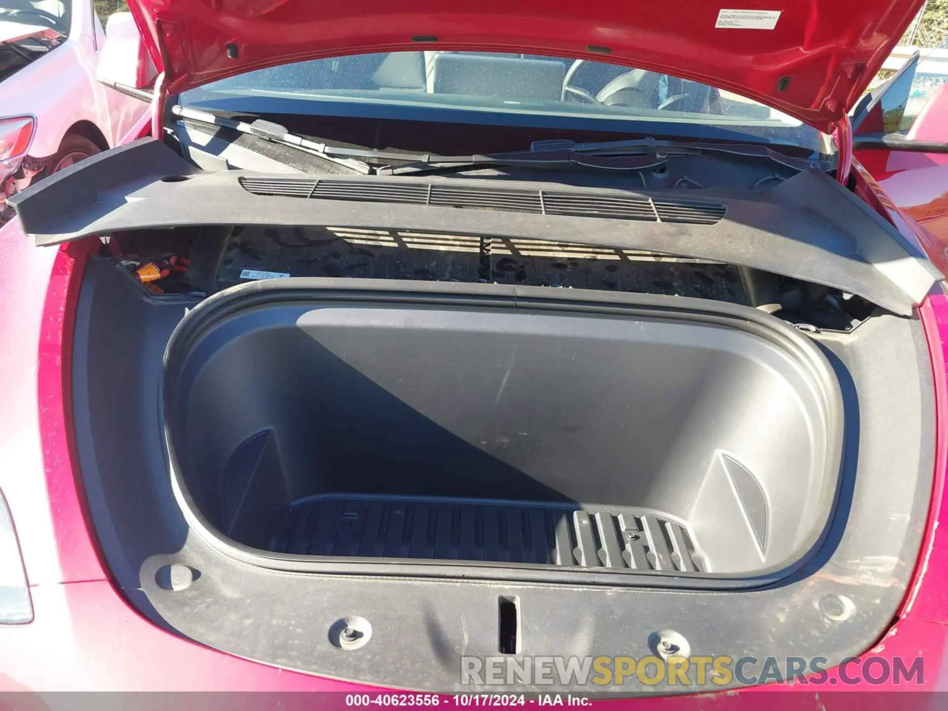 10 Photograph of a damaged car 7SAYGAEEXPF639431 TESLA MODEL Y 2023