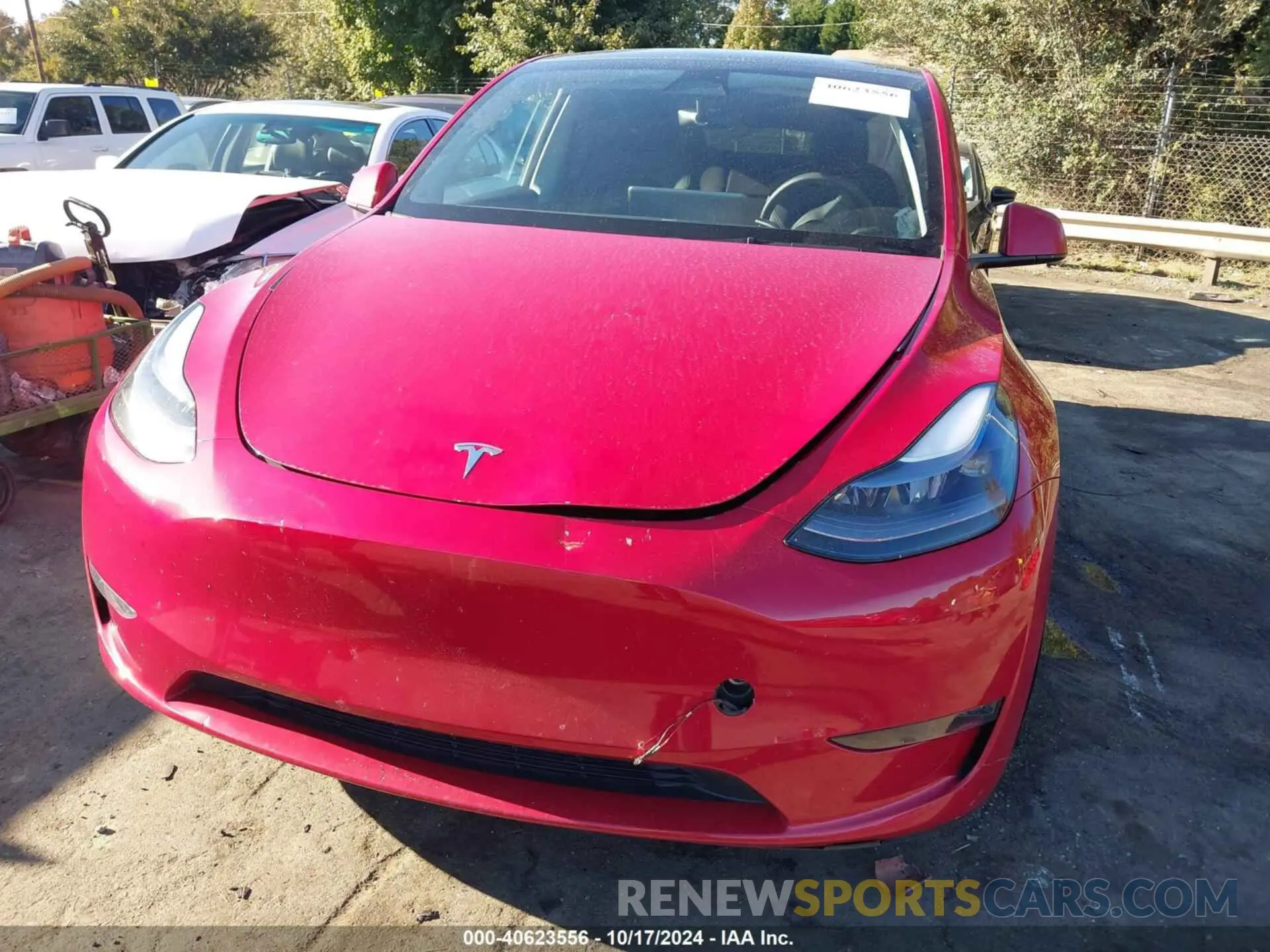 19 Photograph of a damaged car 7SAYGAEEXPF639431 TESLA MODEL Y 2023