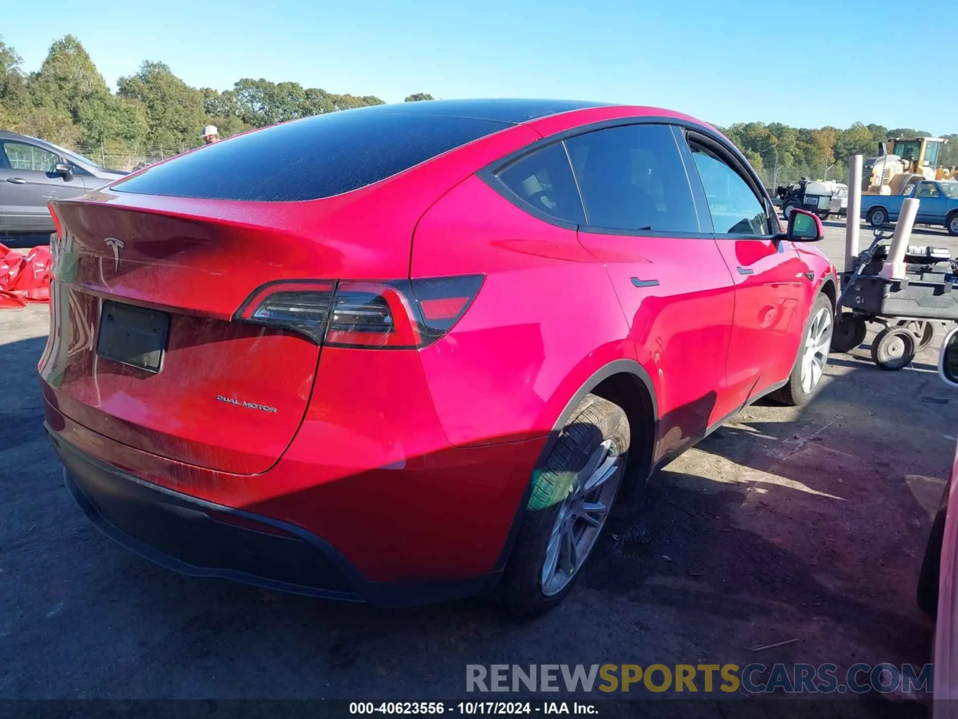 4 Photograph of a damaged car 7SAYGAEEXPF639431 TESLA MODEL Y 2023