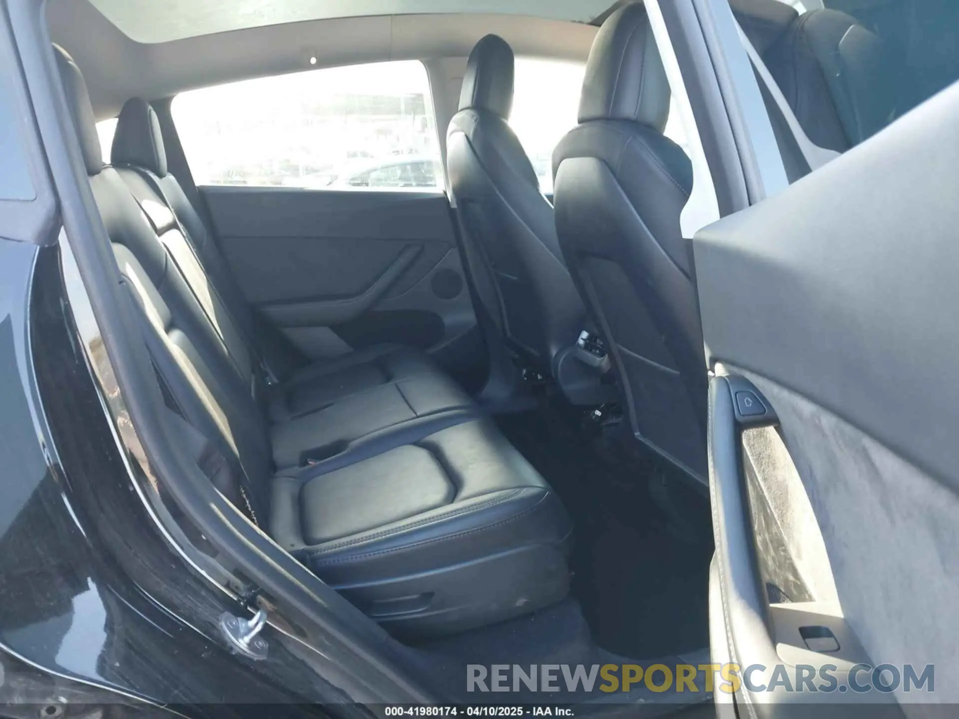 8 Photograph of a damaged car 7SAYGAEEXPF673871 TESLA MODEL Y 2023