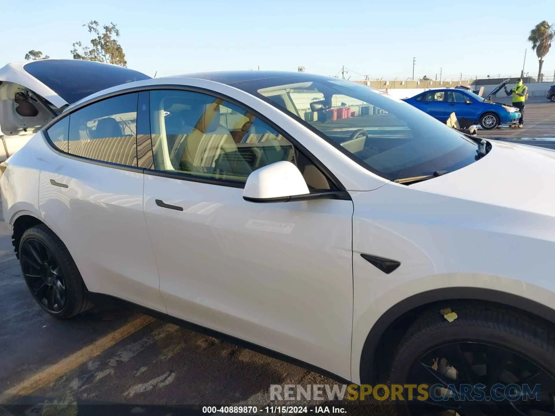 14 Photograph of a damaged car 7SAYGAEEXPF699113 TESLA MODEL Y 2023