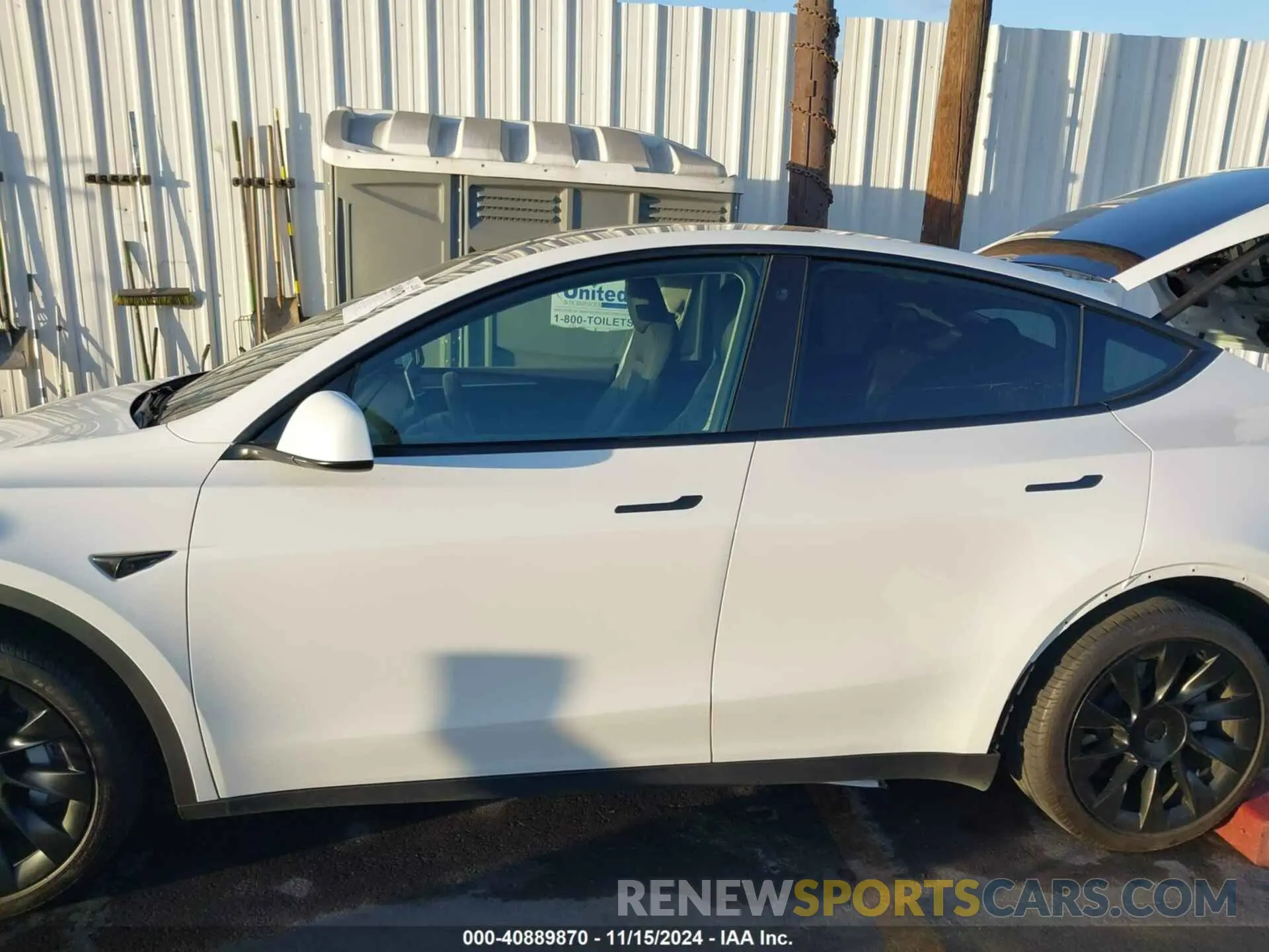 15 Photograph of a damaged car 7SAYGAEEXPF699113 TESLA MODEL Y 2023