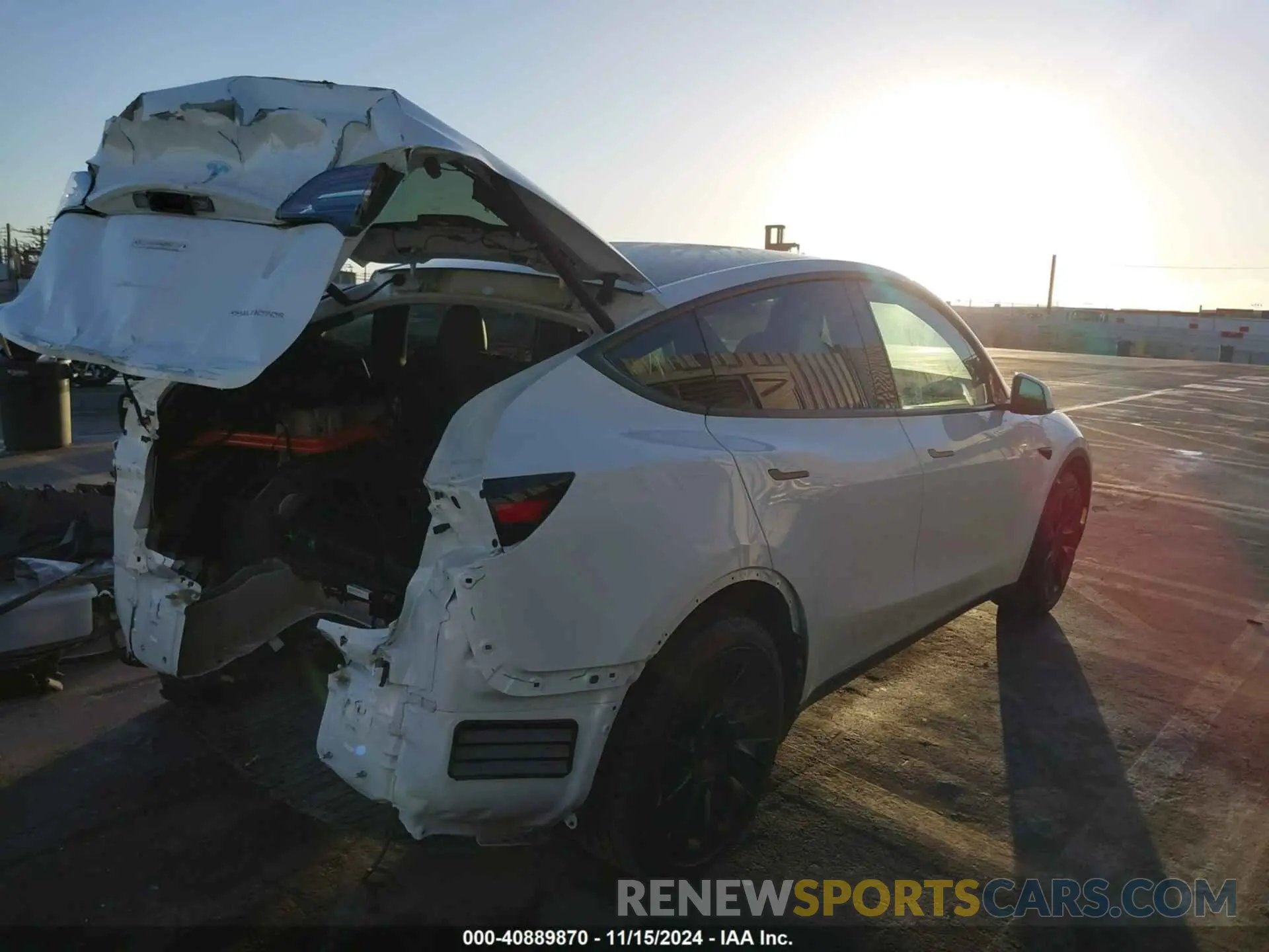 4 Photograph of a damaged car 7SAYGAEEXPF699113 TESLA MODEL Y 2023