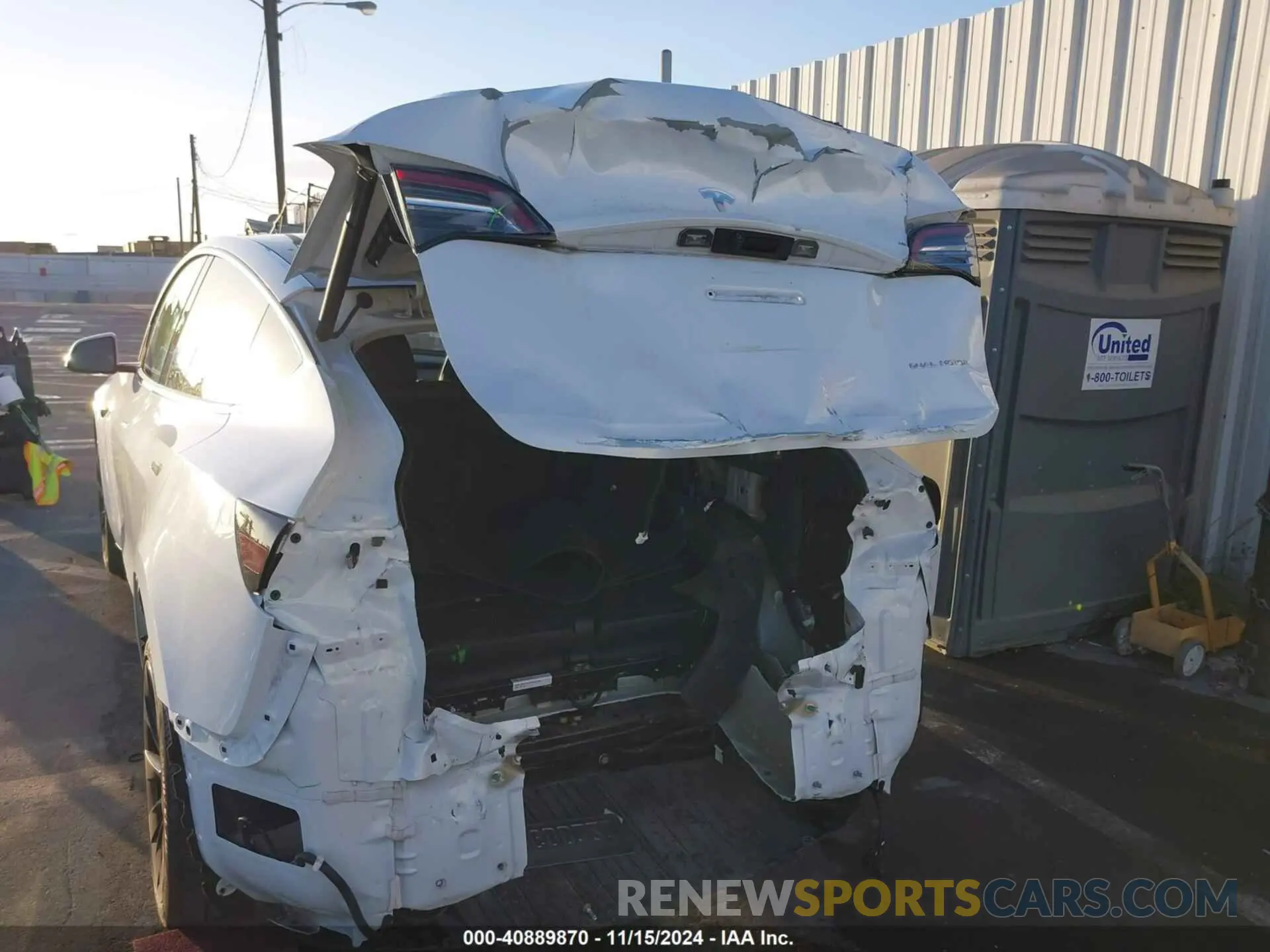 6 Photograph of a damaged car 7SAYGAEEXPF699113 TESLA MODEL Y 2023