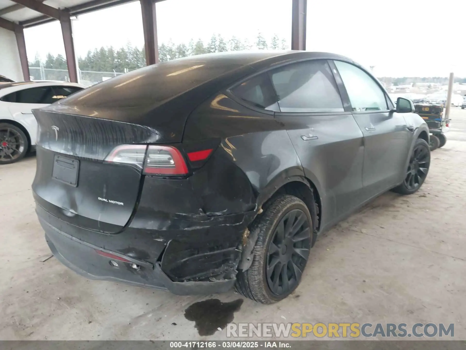 4 Photograph of a damaged car 7SAYGAEEXPF707503 TESLA MODEL Y 2023