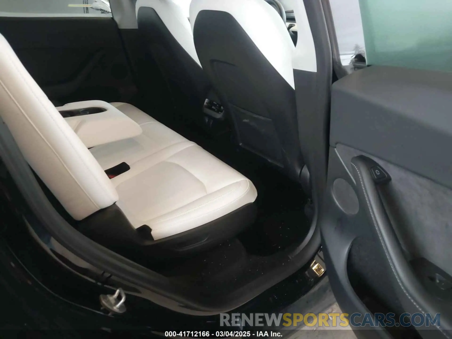 8 Photograph of a damaged car 7SAYGAEEXPF707503 TESLA MODEL Y 2023
