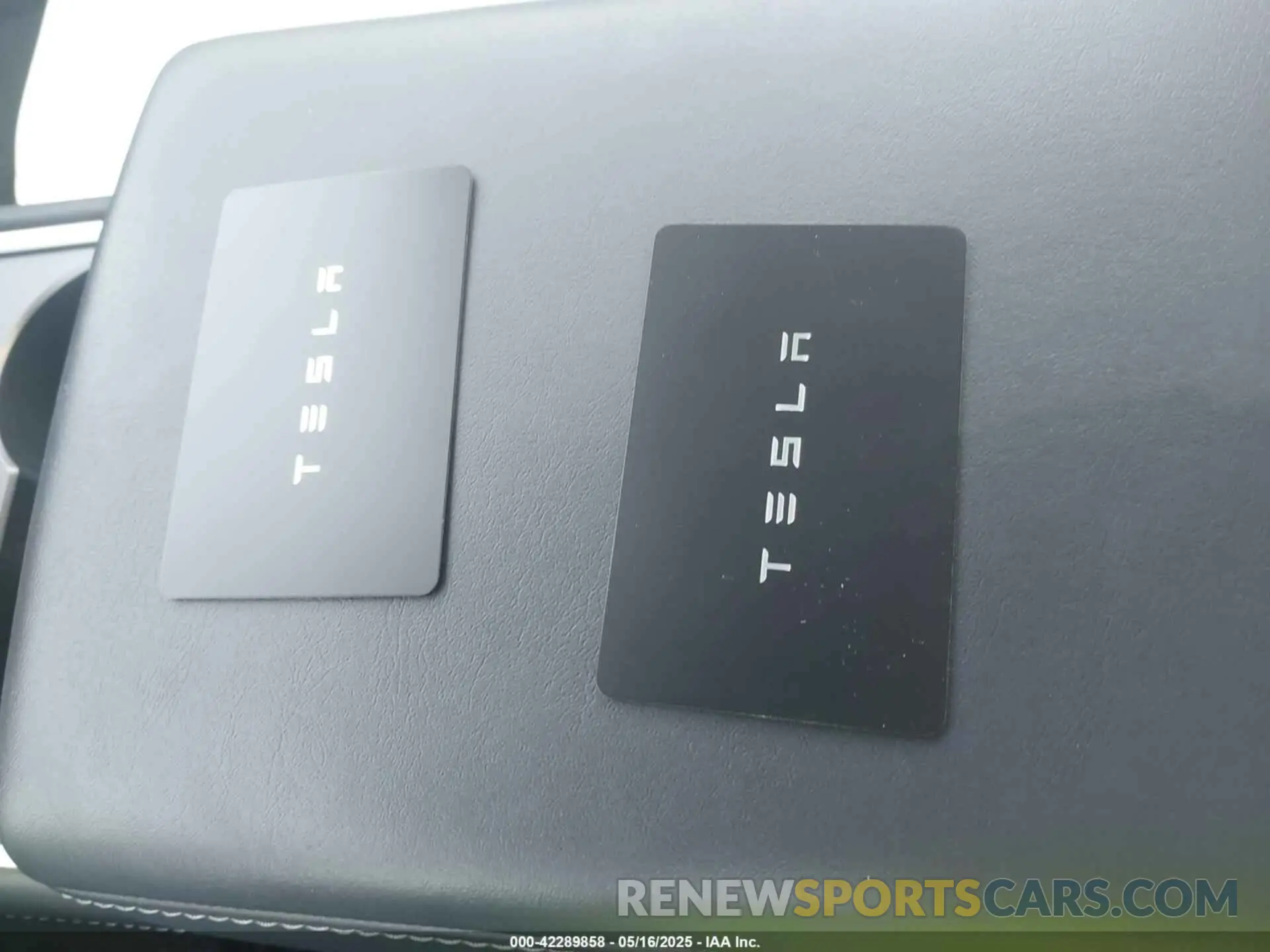 11 Photograph of a damaged car 7SAYGAEEXPF711924 TESLA MODEL Y 2023