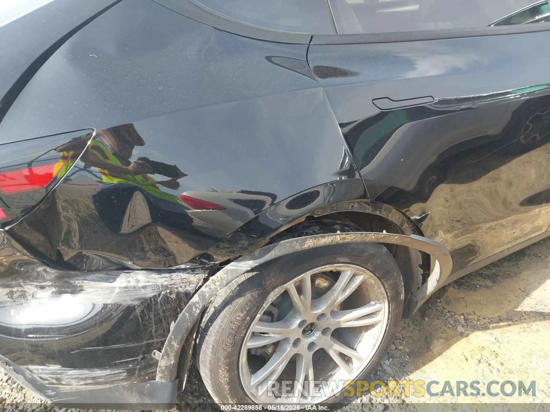 20 Photograph of a damaged car 7SAYGAEEXPF711924 TESLA MODEL Y 2023