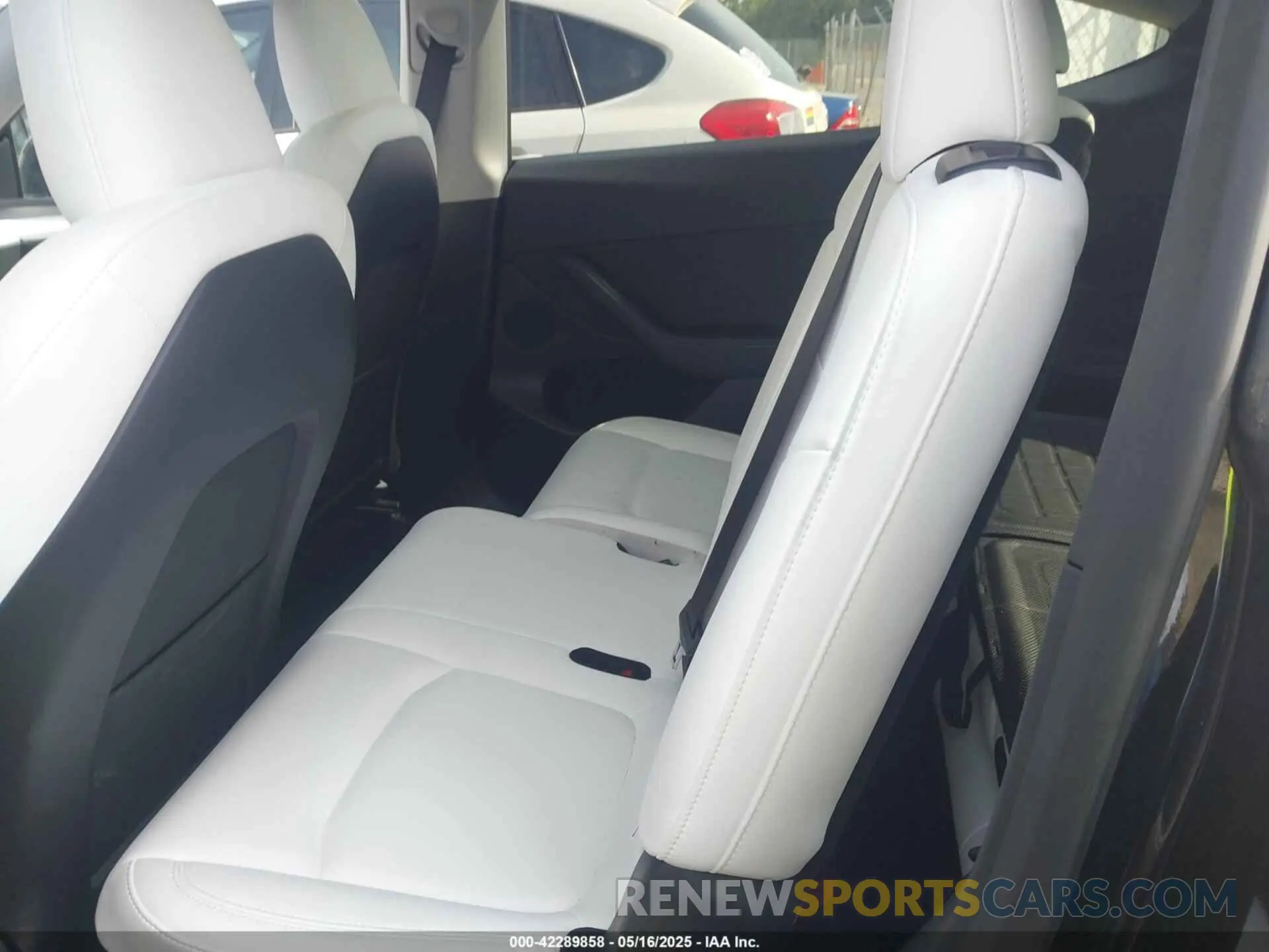 8 Photograph of a damaged car 7SAYGAEEXPF711924 TESLA MODEL Y 2023