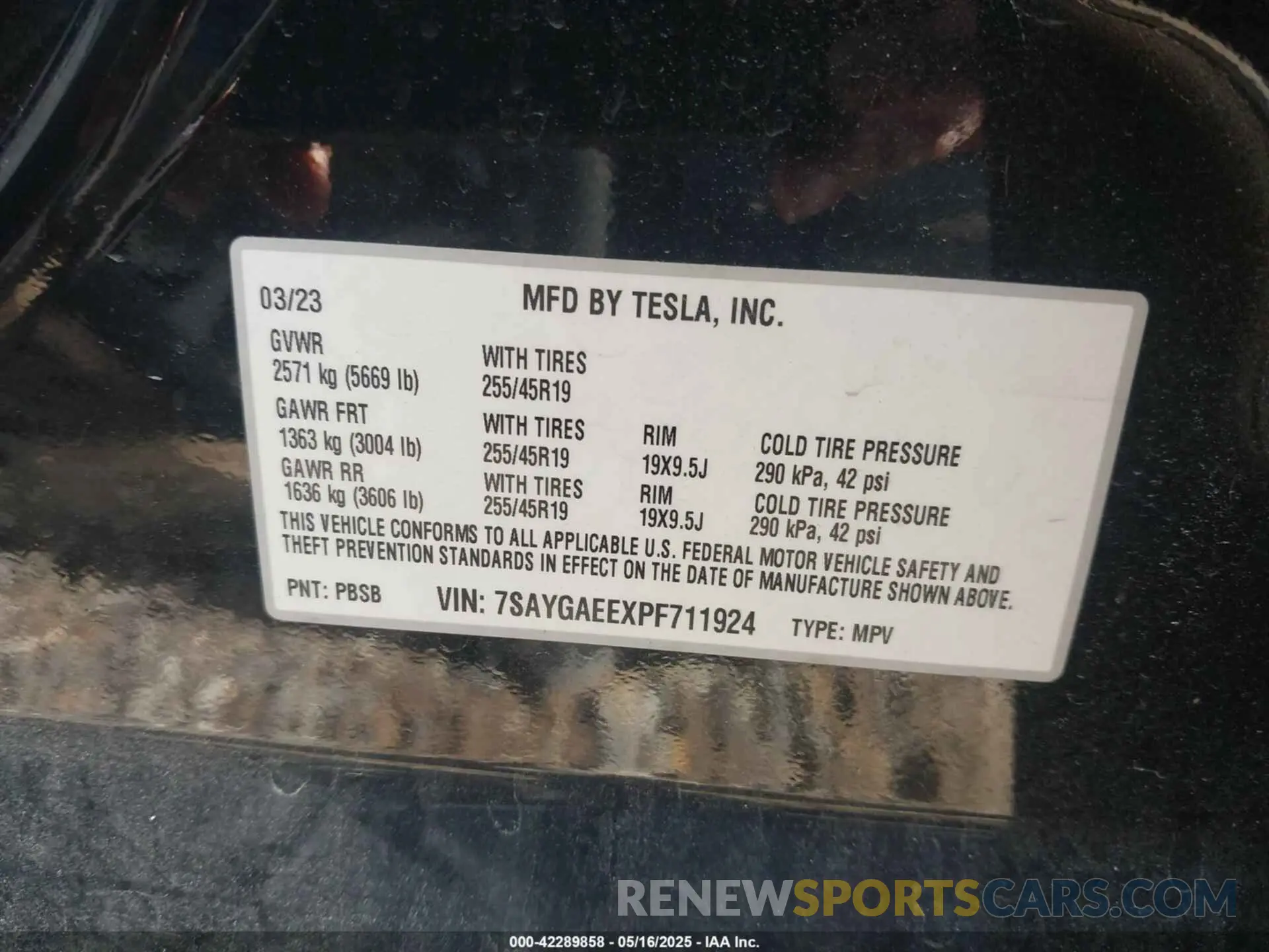 9 Photograph of a damaged car 7SAYGAEEXPF711924 TESLA MODEL Y 2023