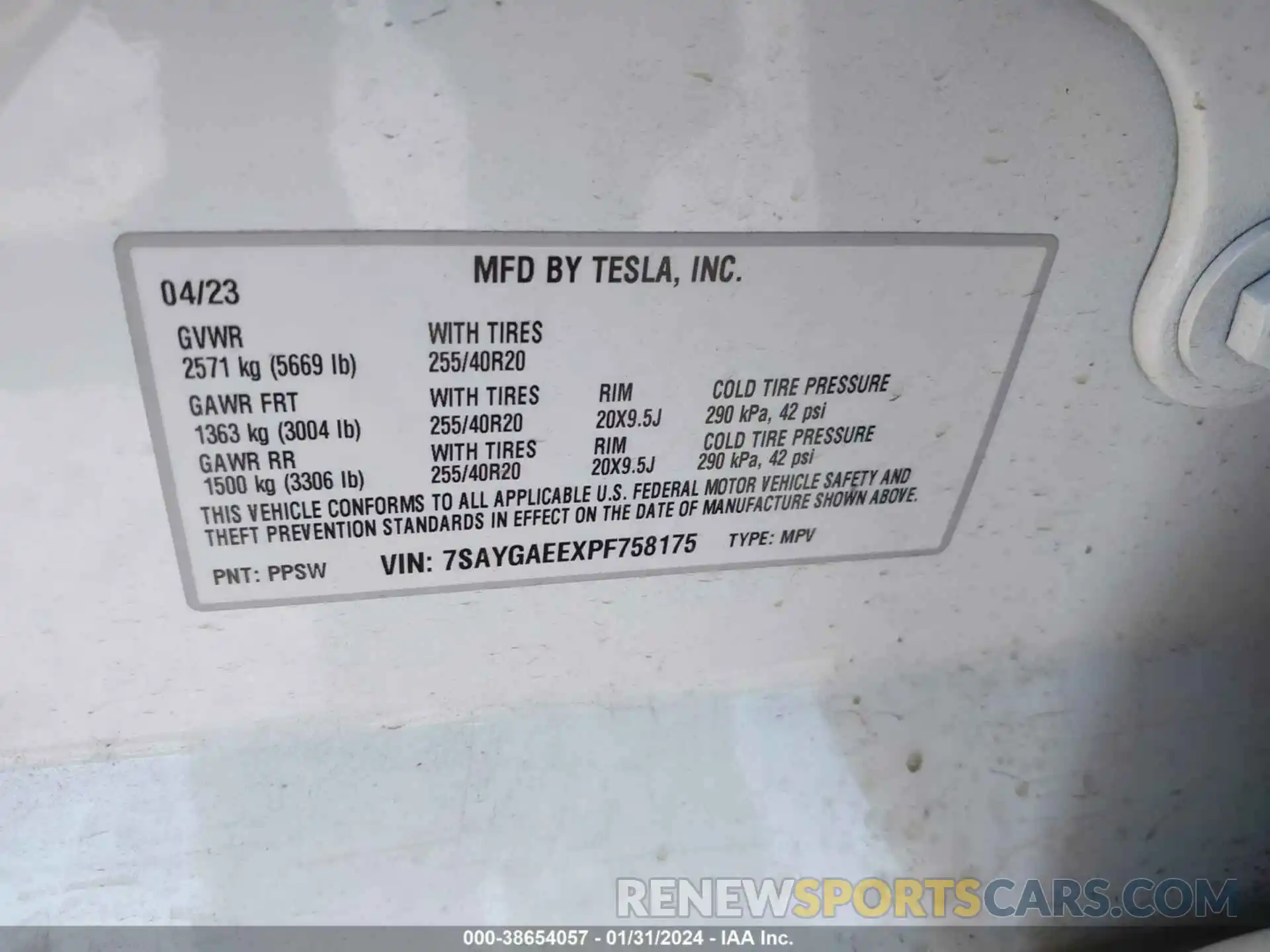 9 Photograph of a damaged car 7SAYGAEEXPF758175 TESLA MODEL Y 2023