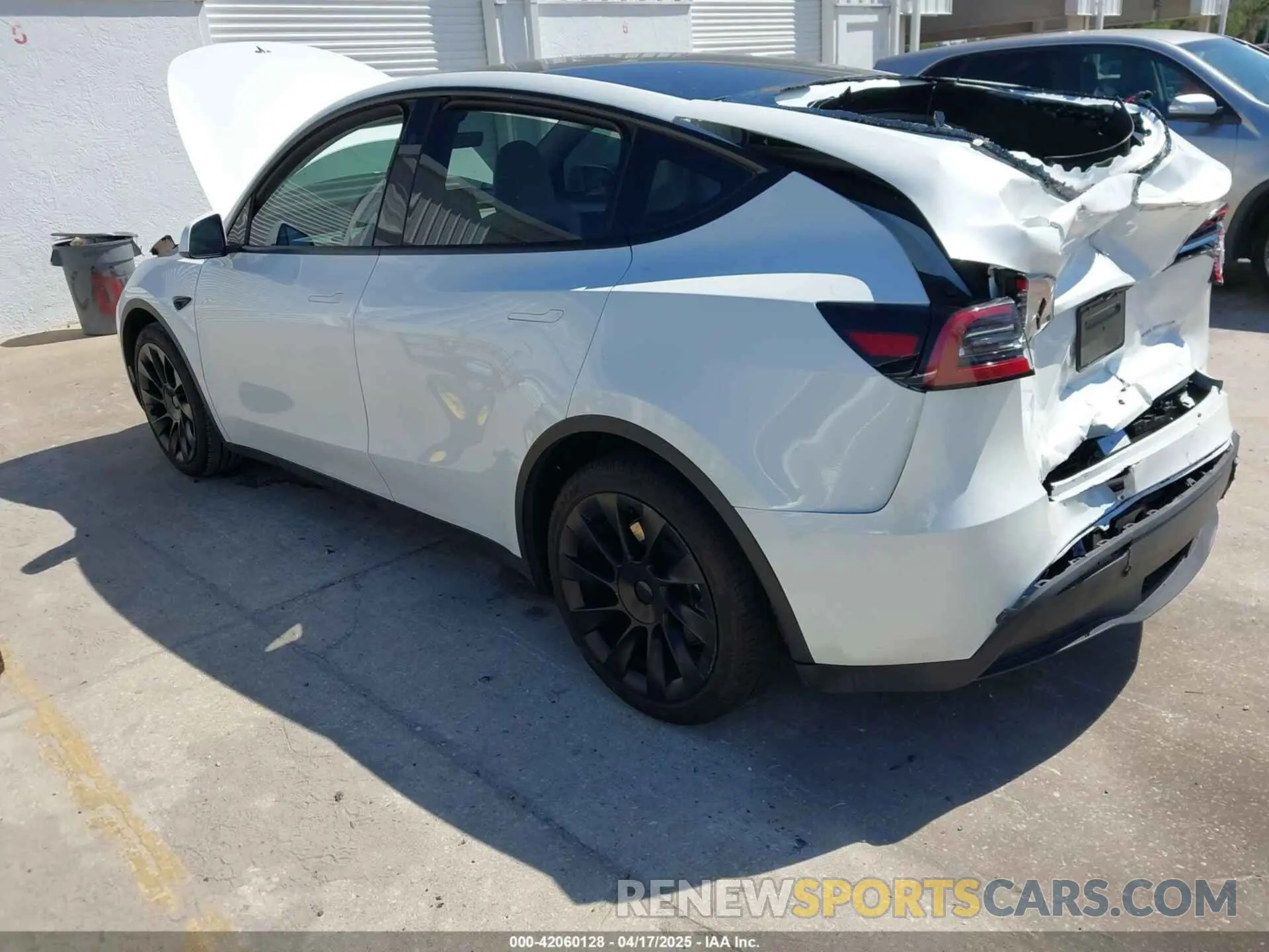 3 Photograph of a damaged car 7SAYGAEEXPF800974 TESLA MODEL Y 2023