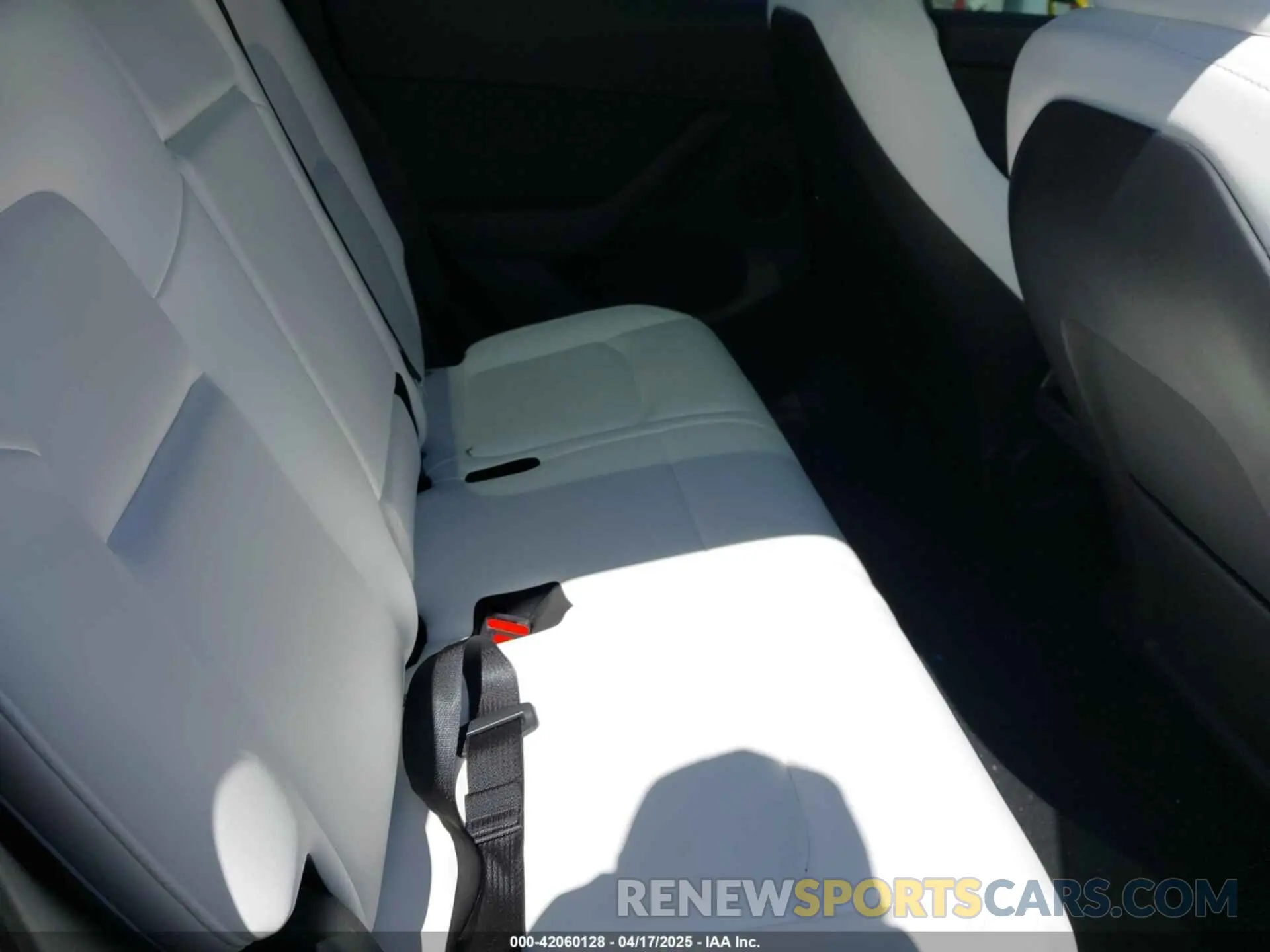 8 Photograph of a damaged car 7SAYGAEEXPF800974 TESLA MODEL Y 2023